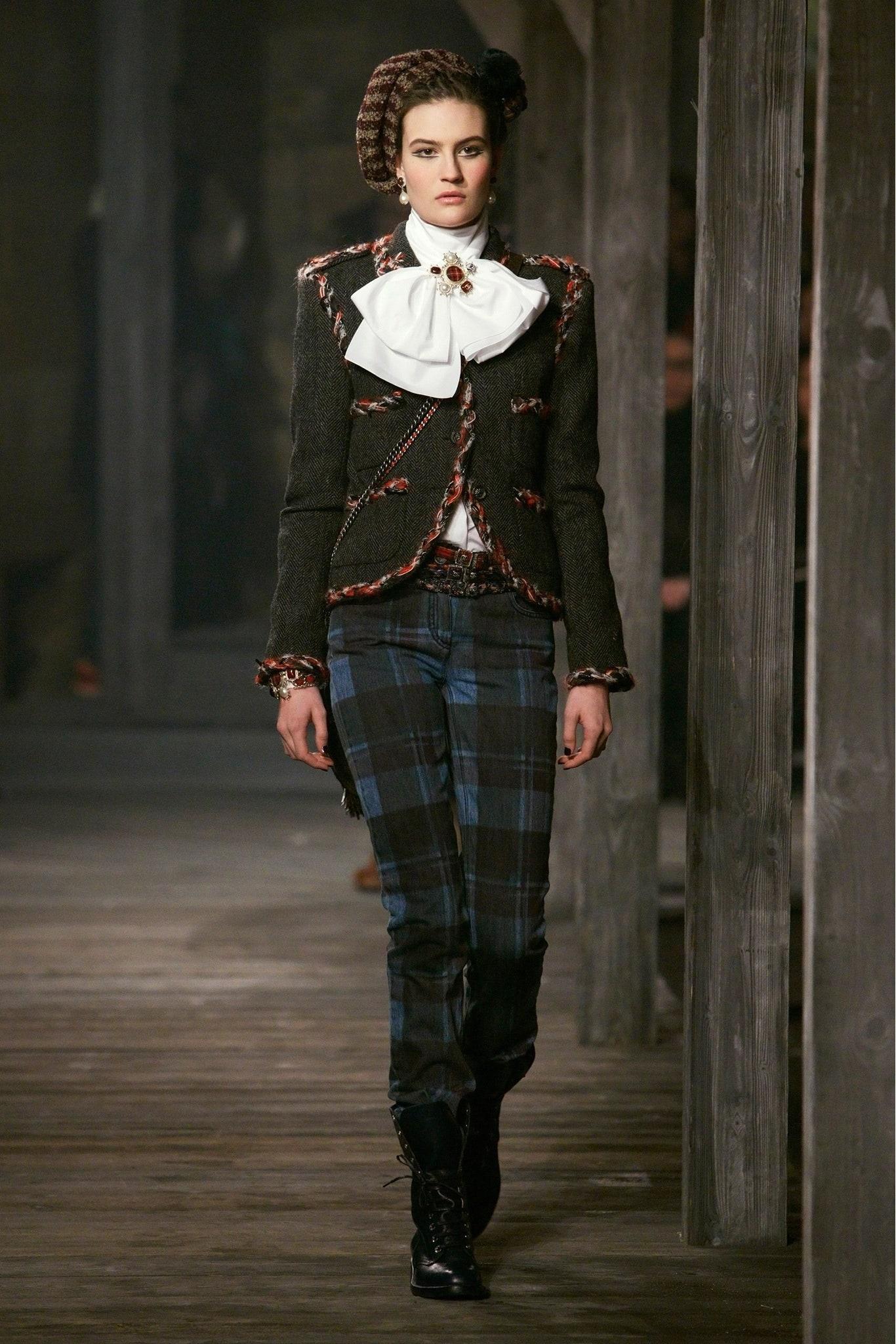 Women's or Men's Chanel New Paris / Edinburgh Tartan Trim Tweed Jacket