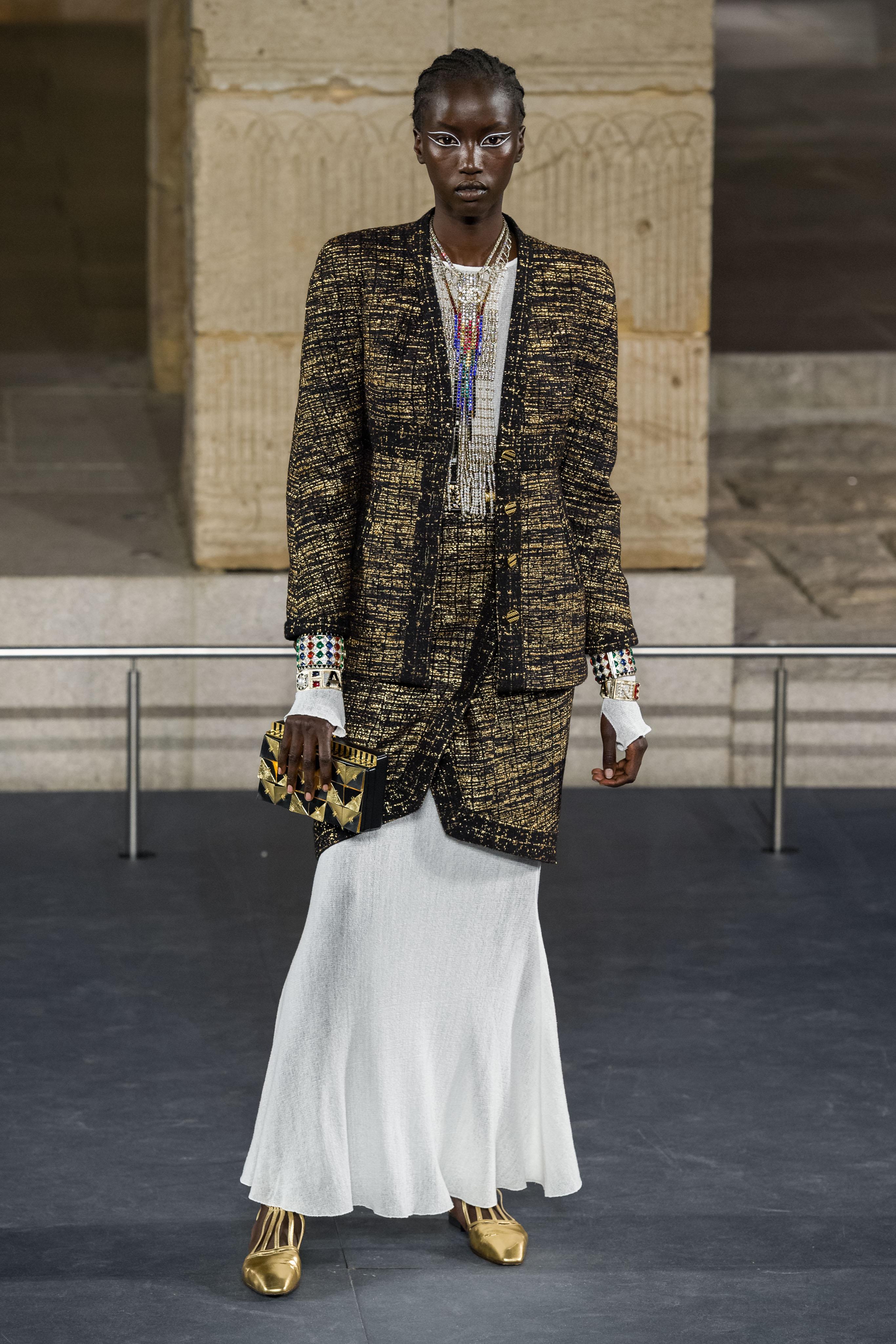 Chanel Neu Paris / EGYPT Gripoix Tweed-Jacke mit Knopfleisten und Tweed-Jacke im Zustand „Neu“ in Dubai, AE
