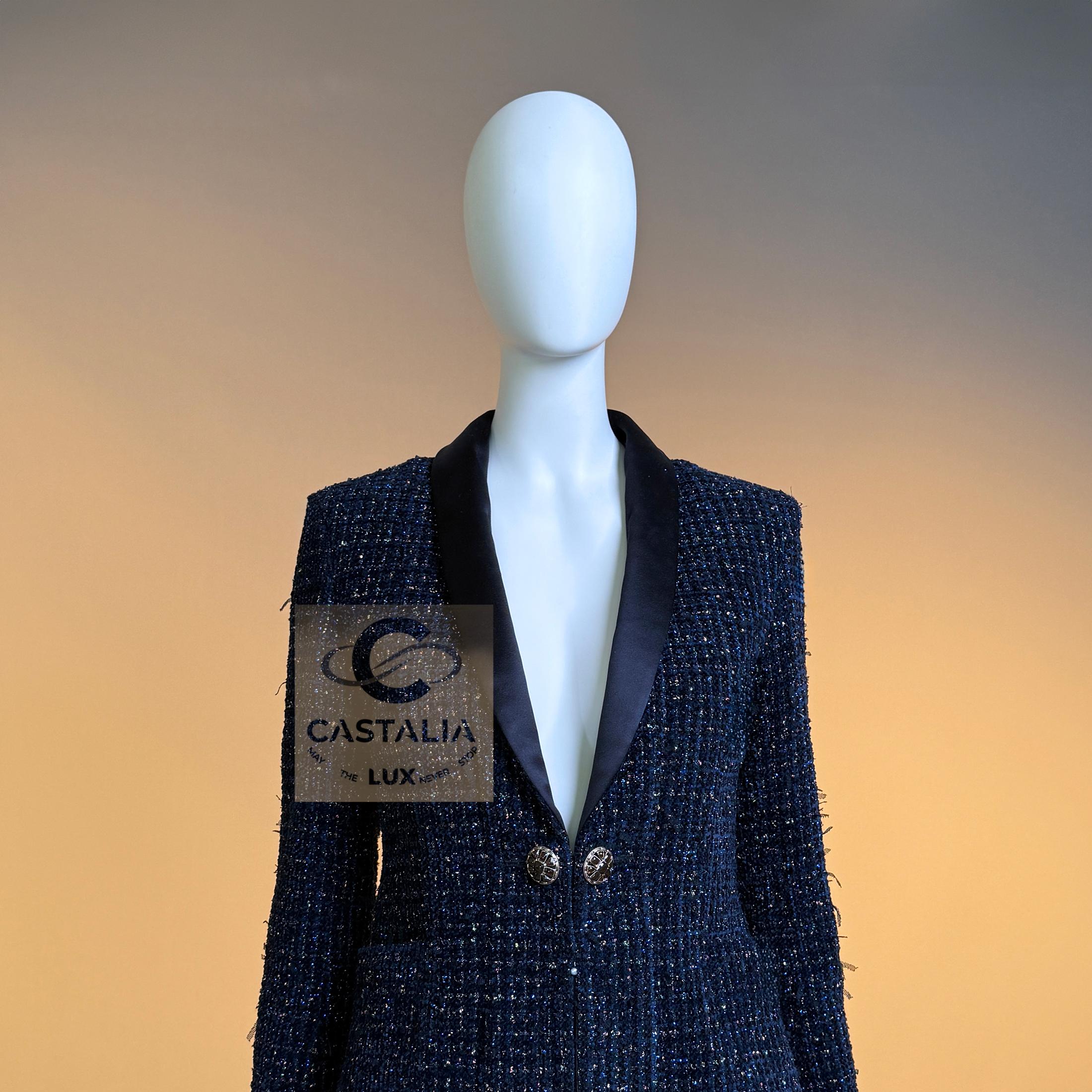 CHANEL Nuevo París / Egipto Chaqueta de tweed Lesage 34 FR en venta 2