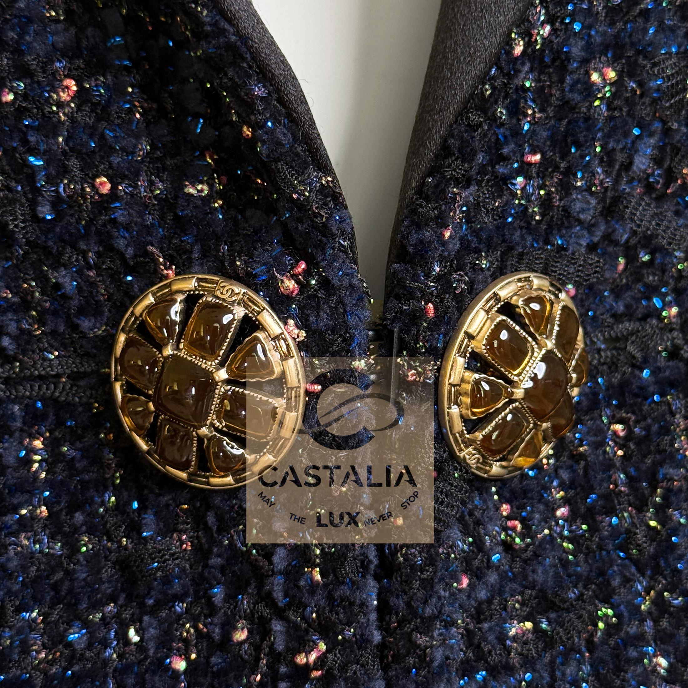 CHANEL Nuevo París / Egipto Chaqueta de tweed Lesage 34 FR en venta 4