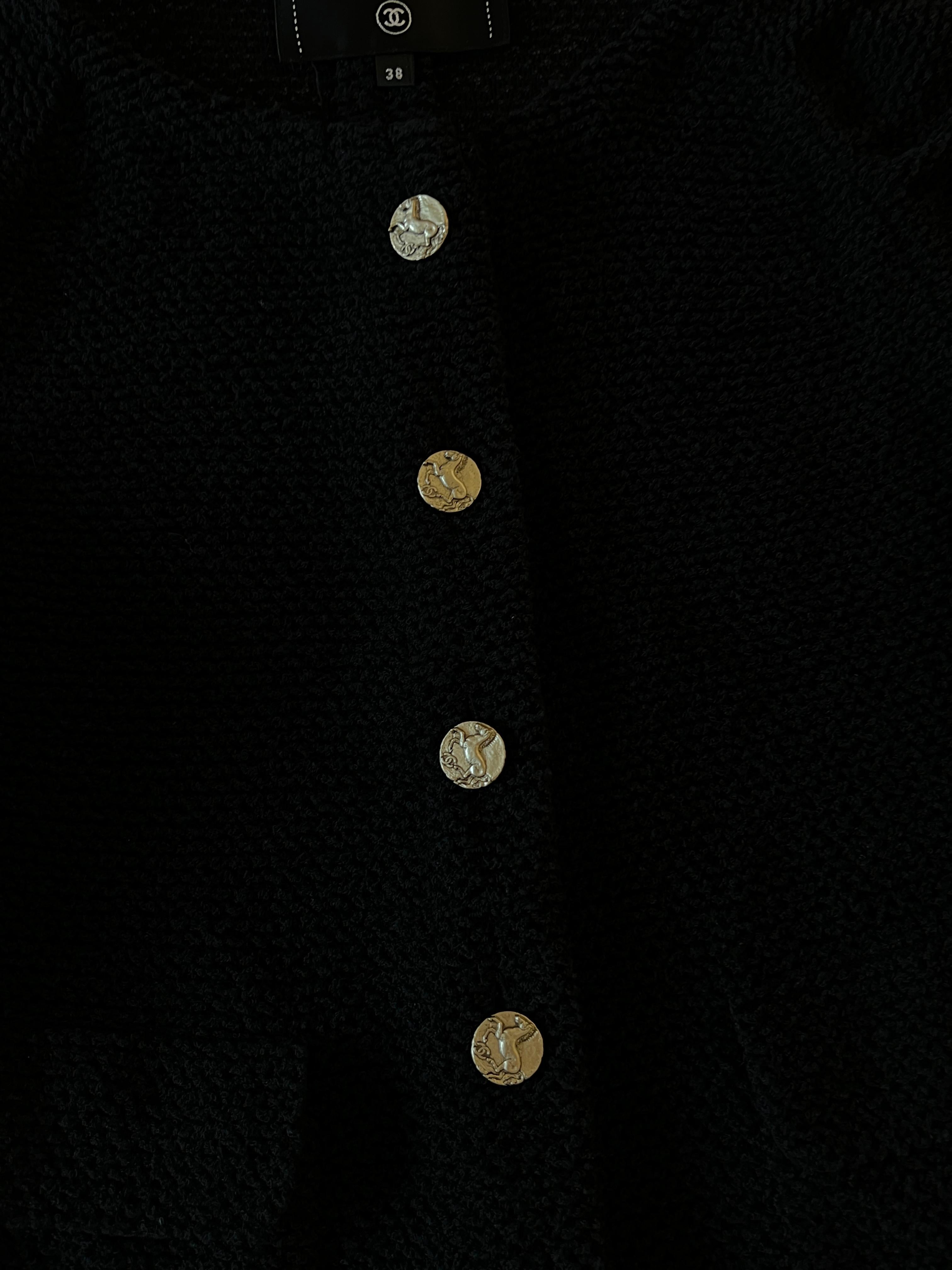 Chanel Neue Paris / Griechenland Schwarze Tweed-Jacke im Angebot 5