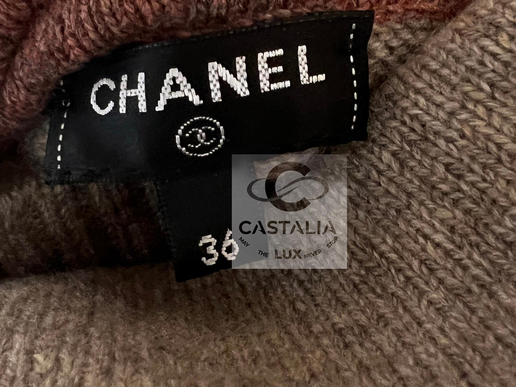 Chanel New Paris / Rome Beige Cashmere Lounge Suit 36 FR en vente 12