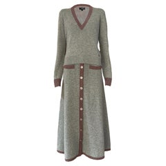 Chanel New Paris / Rome Beige Cashmere Lounge Suit 36 FR