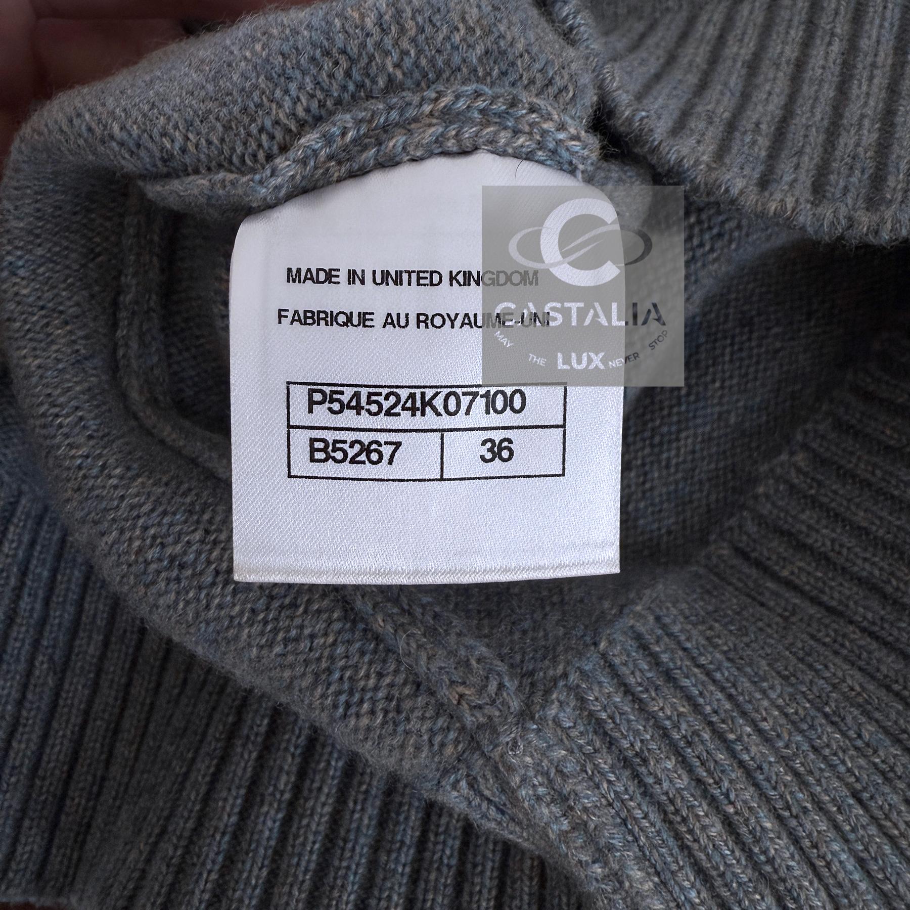 CHANEL New Paris / Rome Gris Runway Grey Jumper 36 FR en vente 8