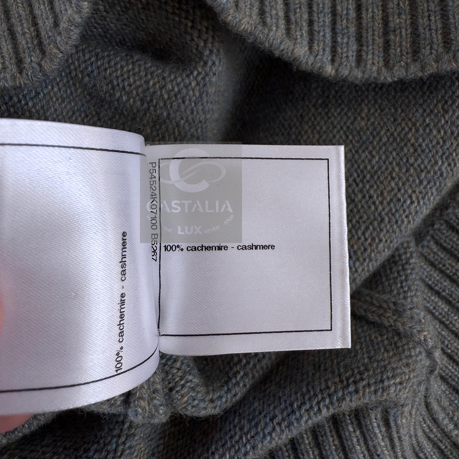 CHANEL New Paris / Rome Gris Runway Grey Jumper 36 FR en vente 9