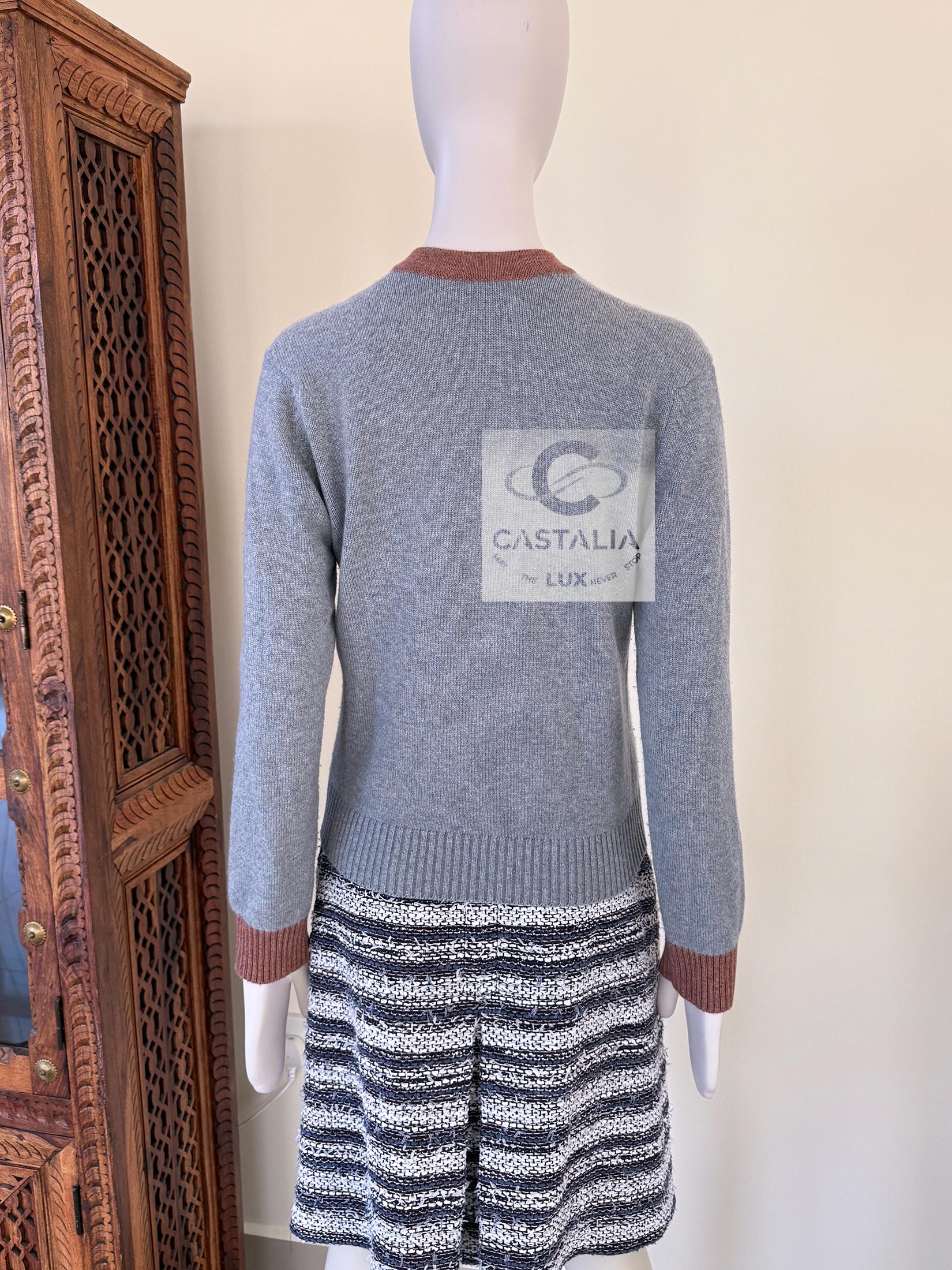 CHANEL New Paris / Rome Gris Runway Grey Jumper 36 FR en vente 4