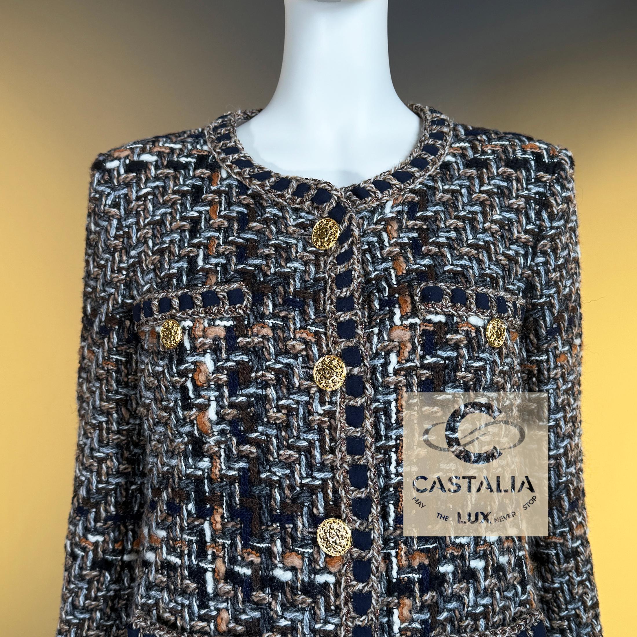 Chanel New Paris / ROME Legend Giacca in tweed beige 36 FR in vendita 7