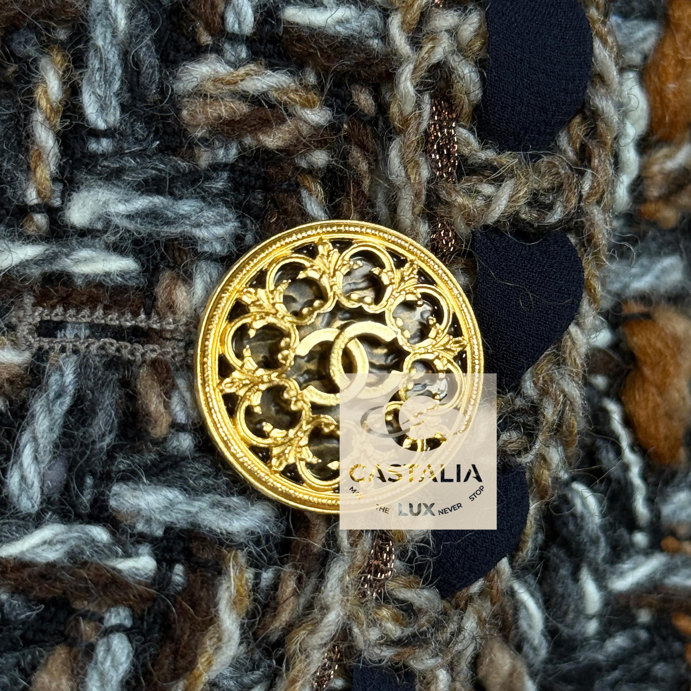 Chanel New Paris / ROME Legend Giacca in tweed beige 36 FR in vendita 9