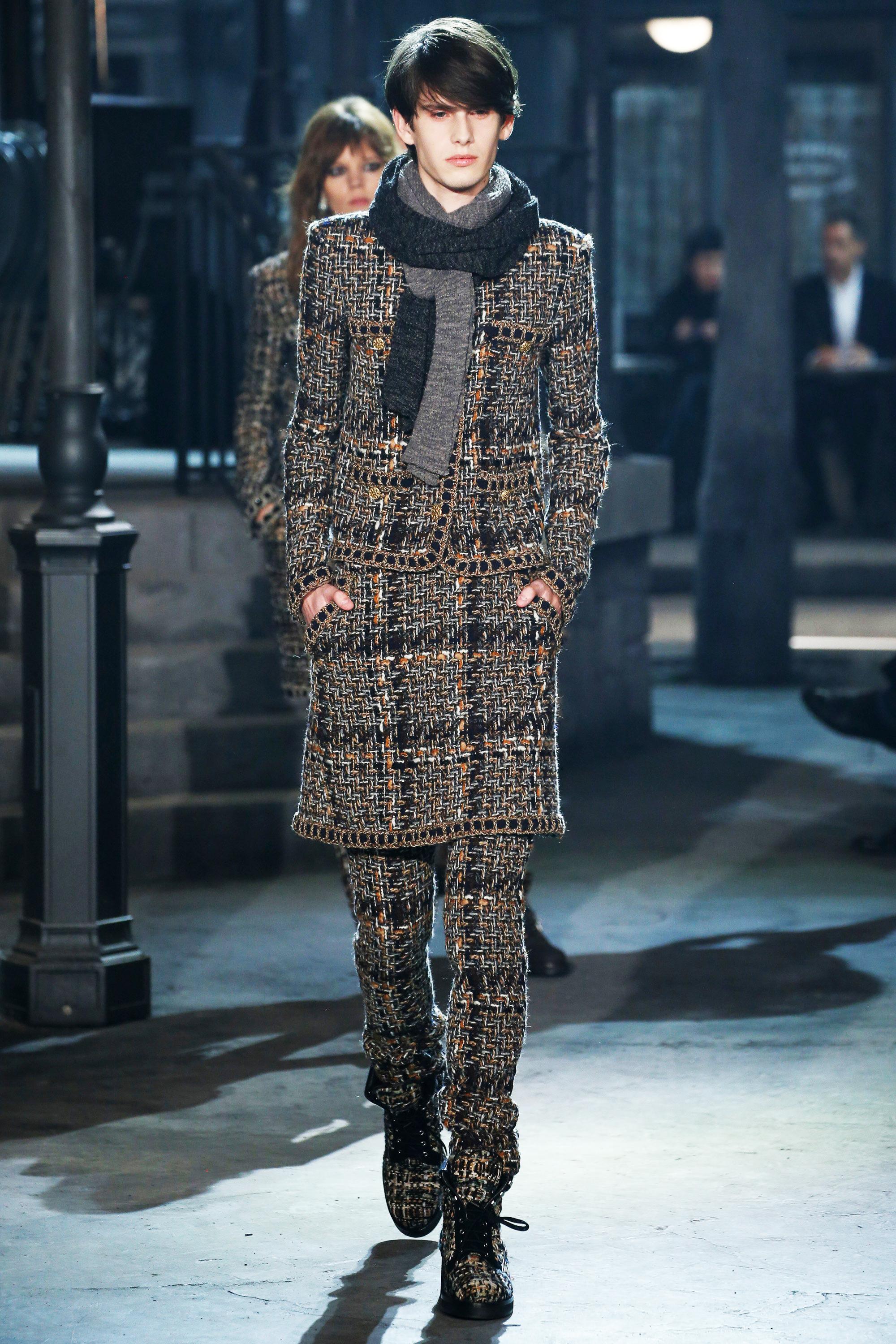 Chanel New Paris / ROME Legend Giacca in tweed beige 36 FR in vendita 2