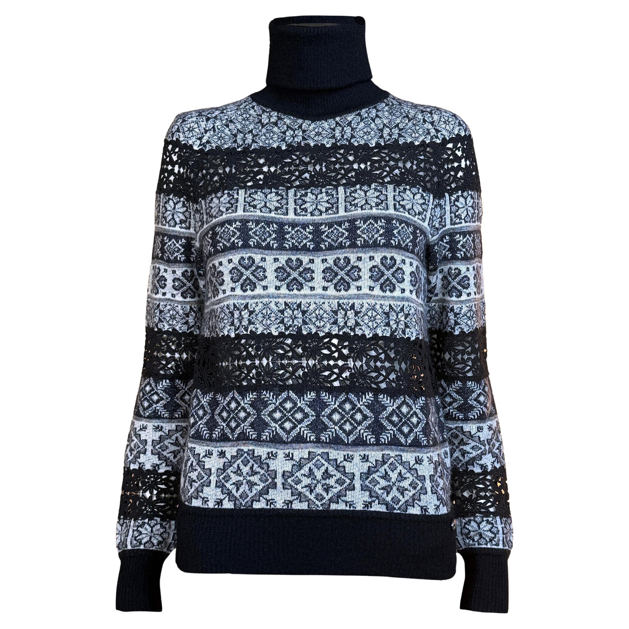 CHANEL New Paris / Rome Runway Exquisite Jumper 34 FR en vente