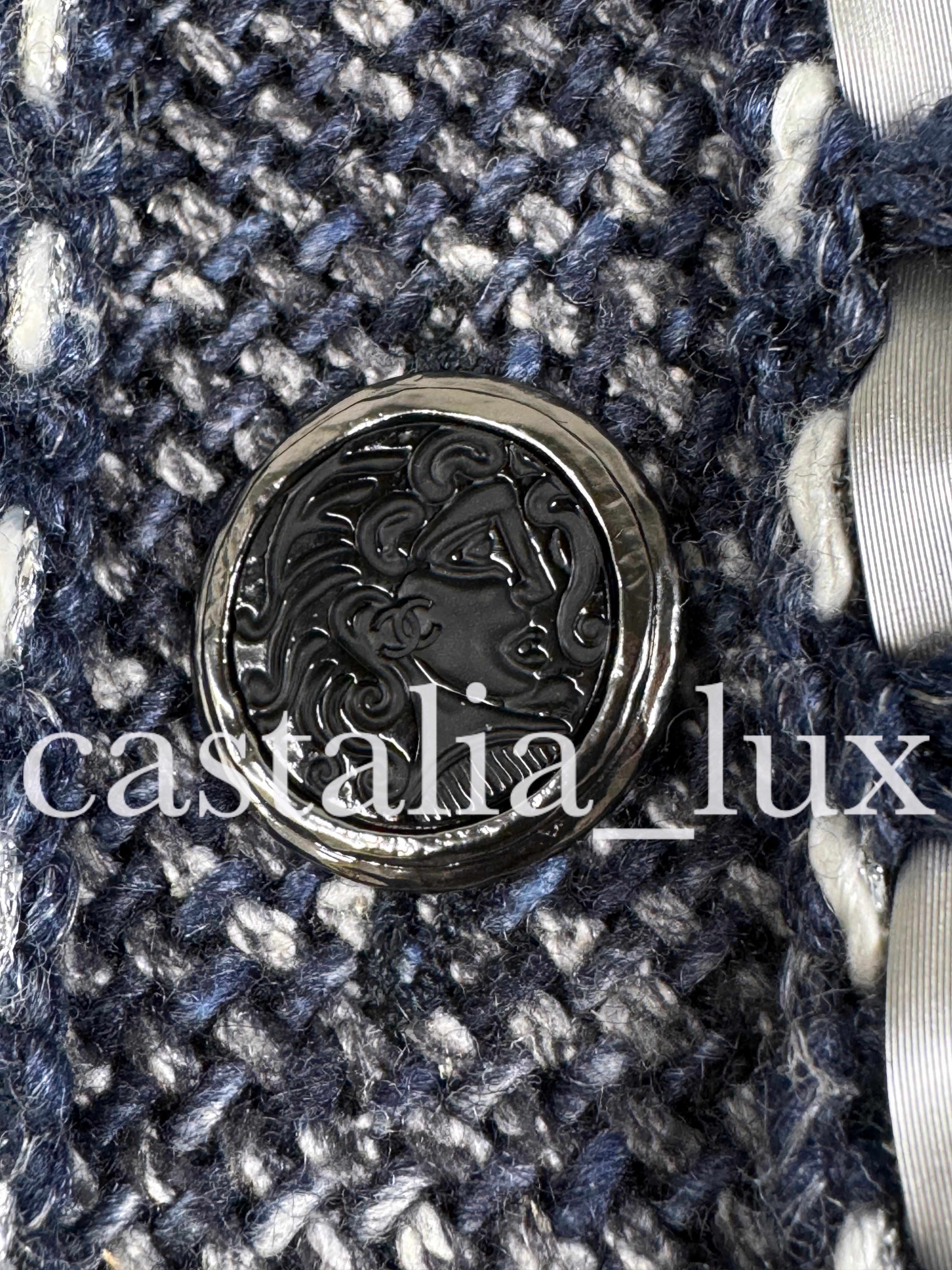 Chanel New Paris / Vestito in tweed di Roma 3