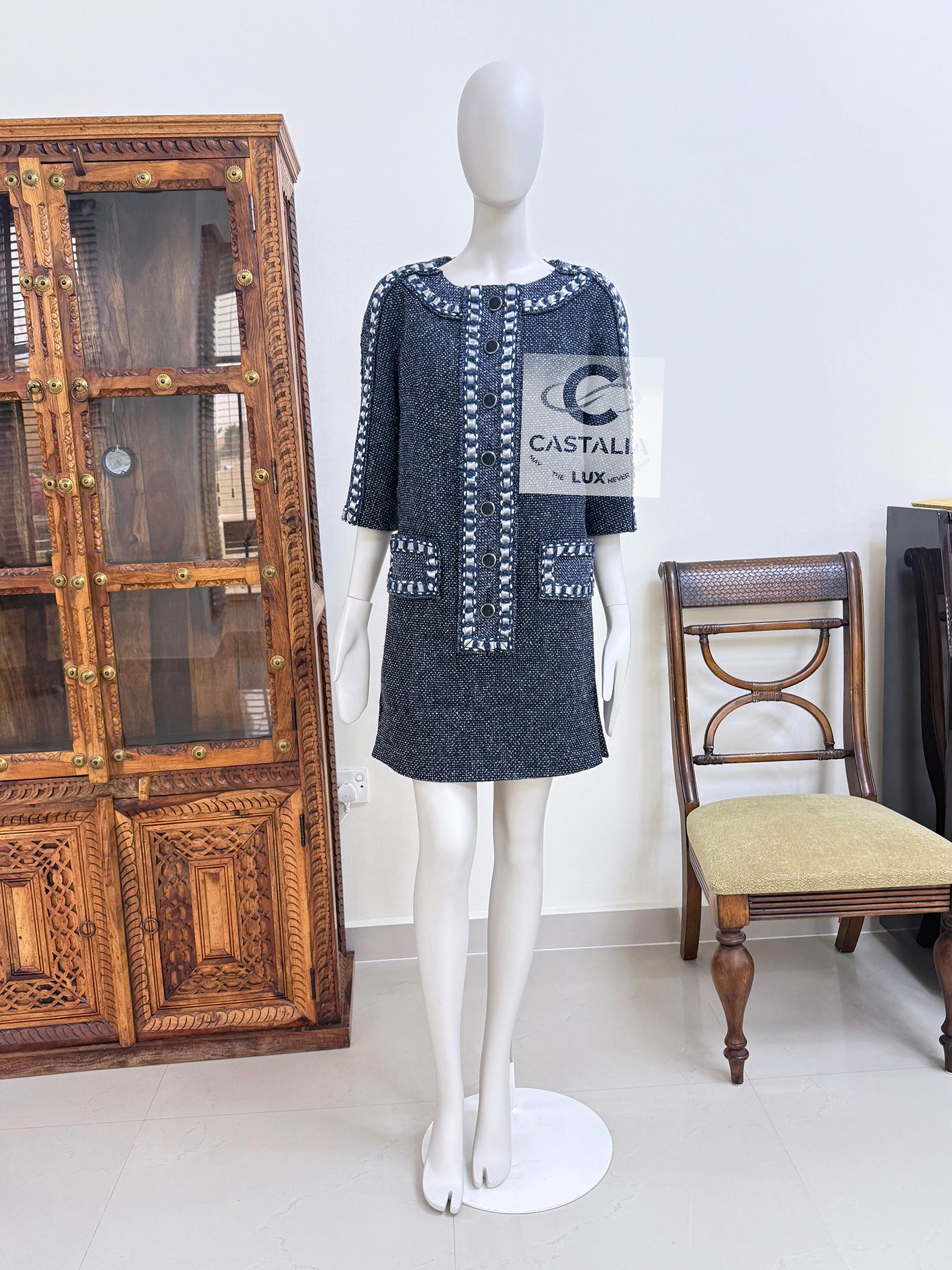 Chanel New Paris / Rome Tweed Dress with Cassette Trim 34 FR For Sale 9