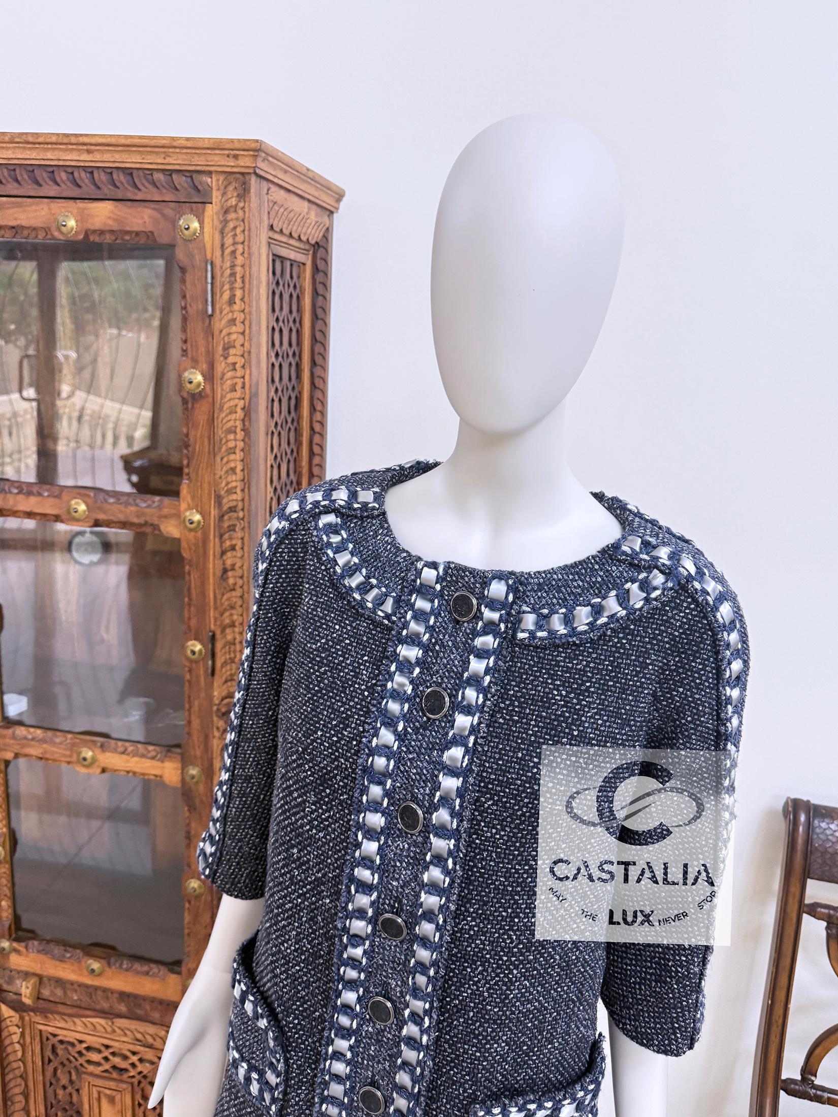 Chanel New Paris / Rome Tweed Dress with Cassette Trim 34 FR For Sale 2