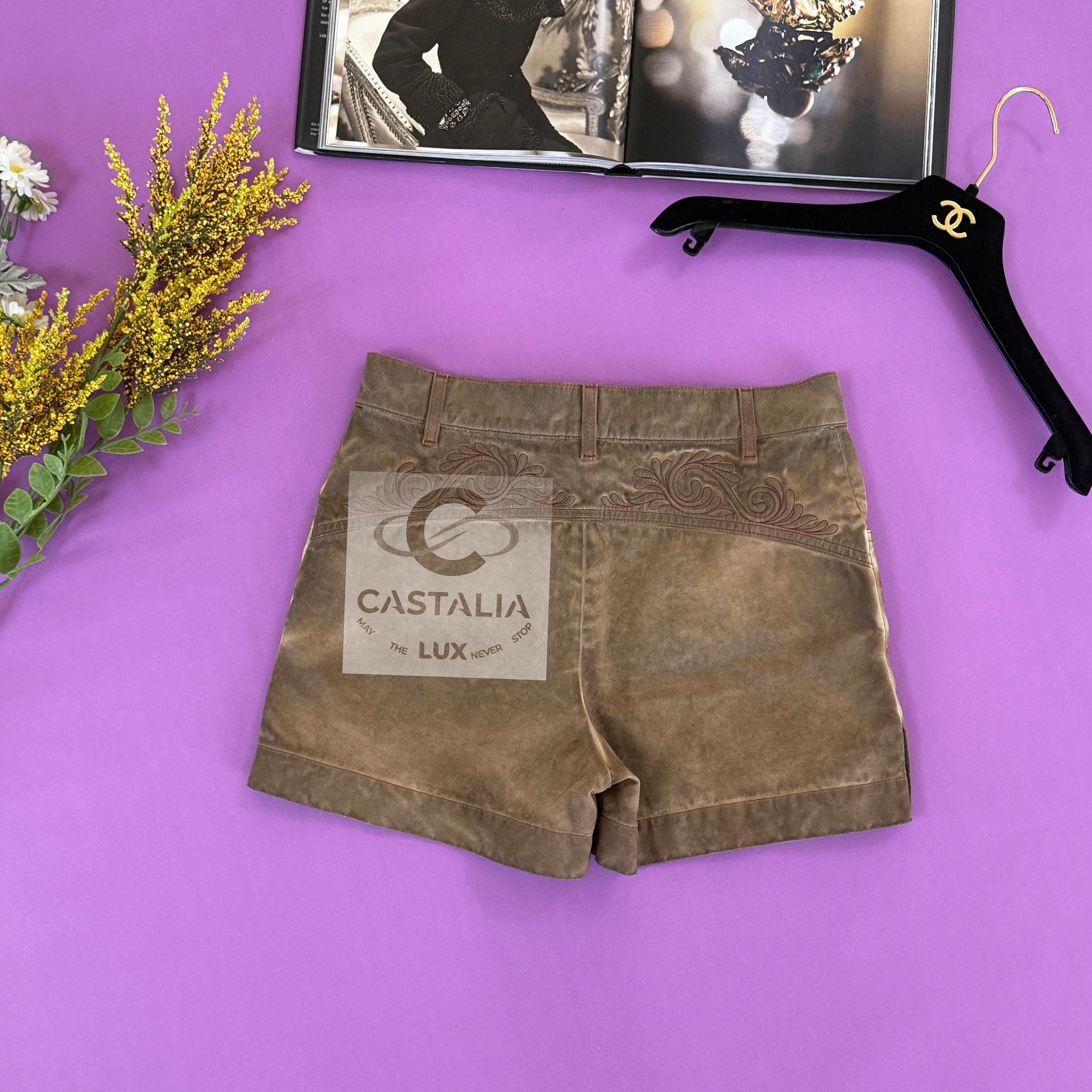 Chanel New Paris / Salzburg Beige Denim Embroidered Shorts 36 FR For Sale 8