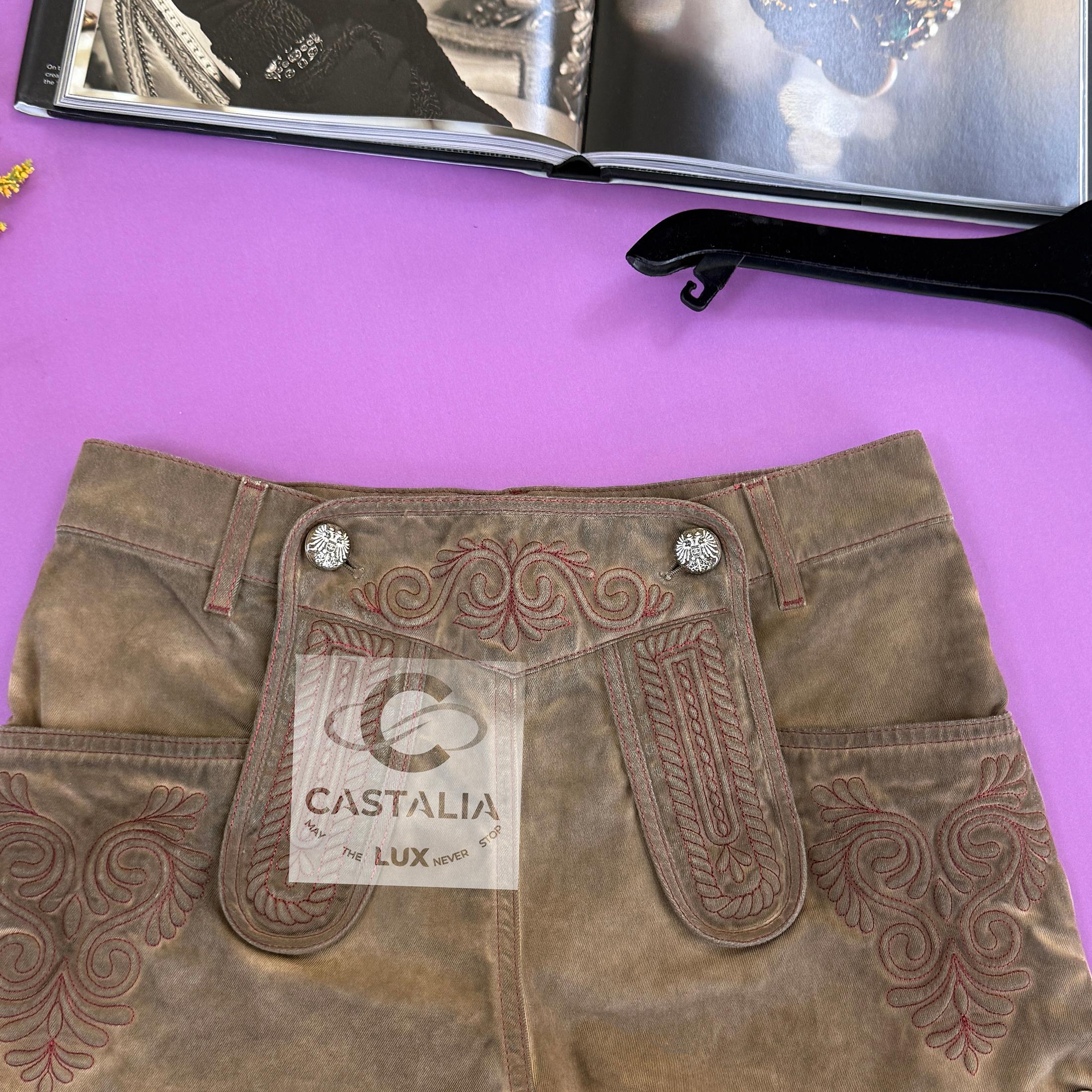 Chanel New Paris / Salzburg Beige Denim Embroidered Shorts 36 FR For Sale 1