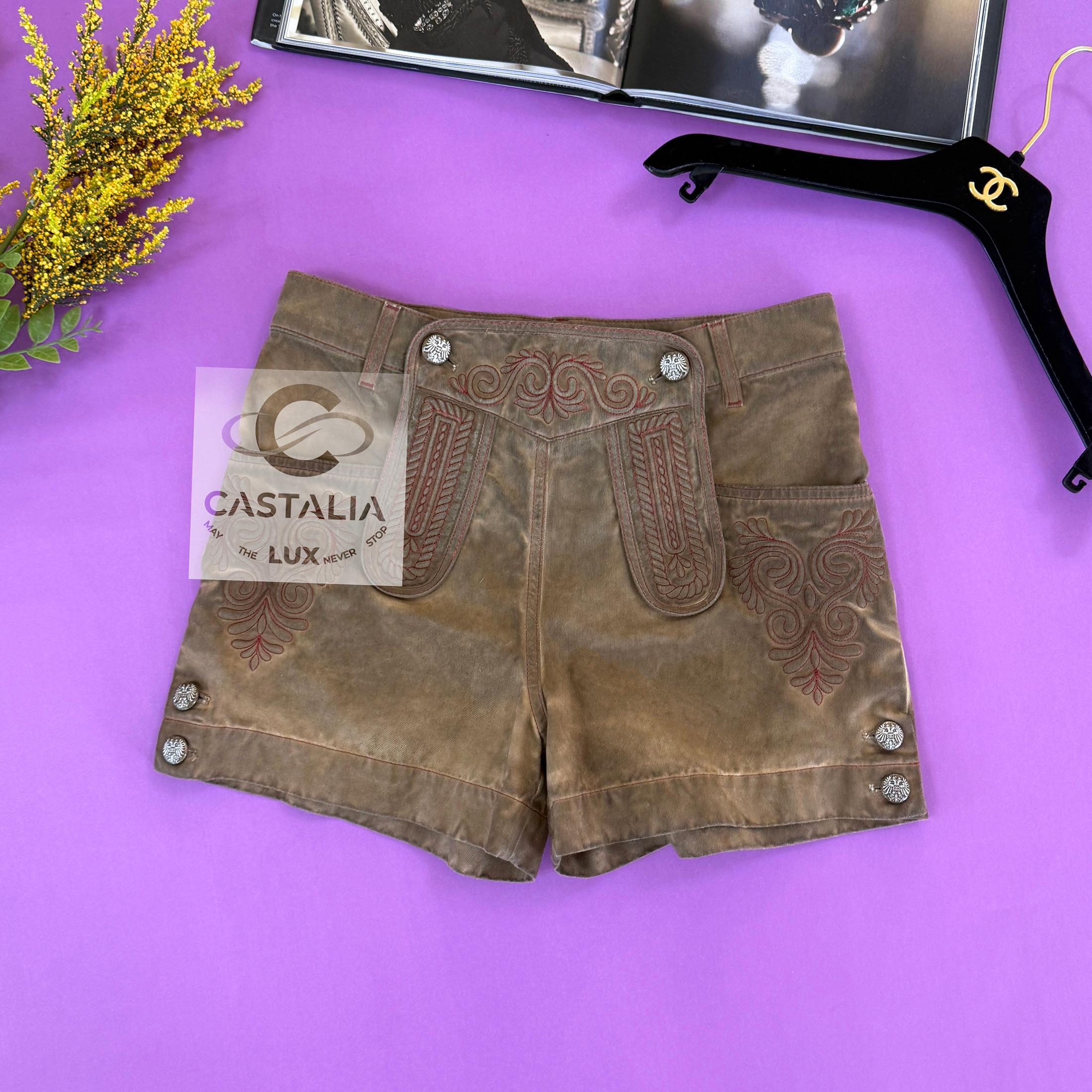 Chanel New Paris / Salzburg Beige Denim Embroidered Shorts 36 FR For Sale 3