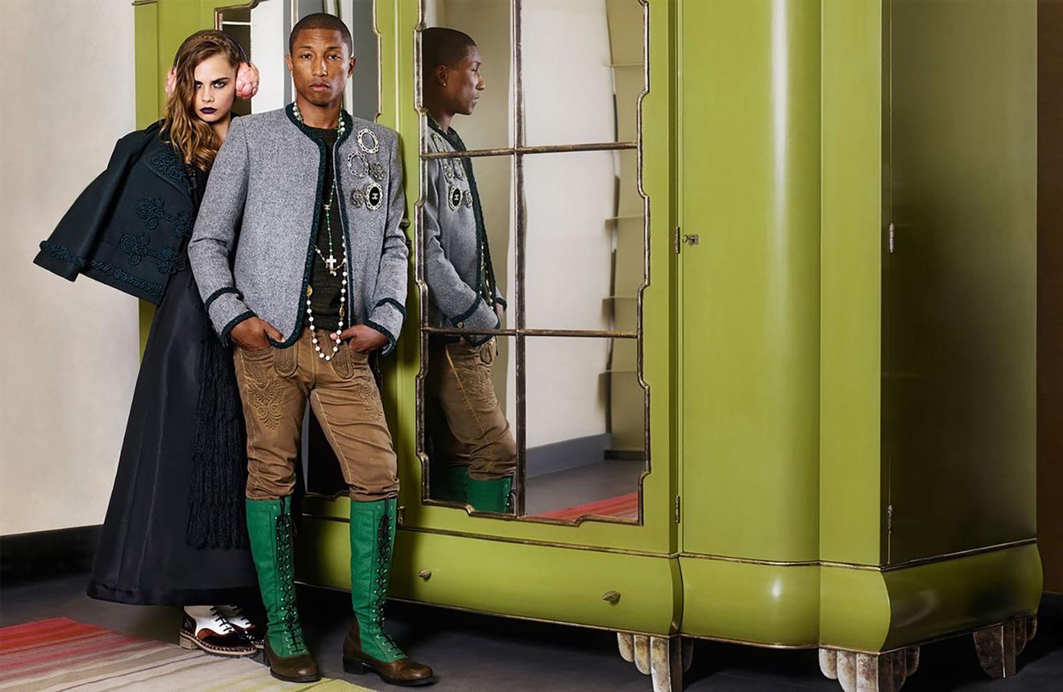 CHANEL New Paris / Salzburg Short brodé Icone 36 FR en vente 2