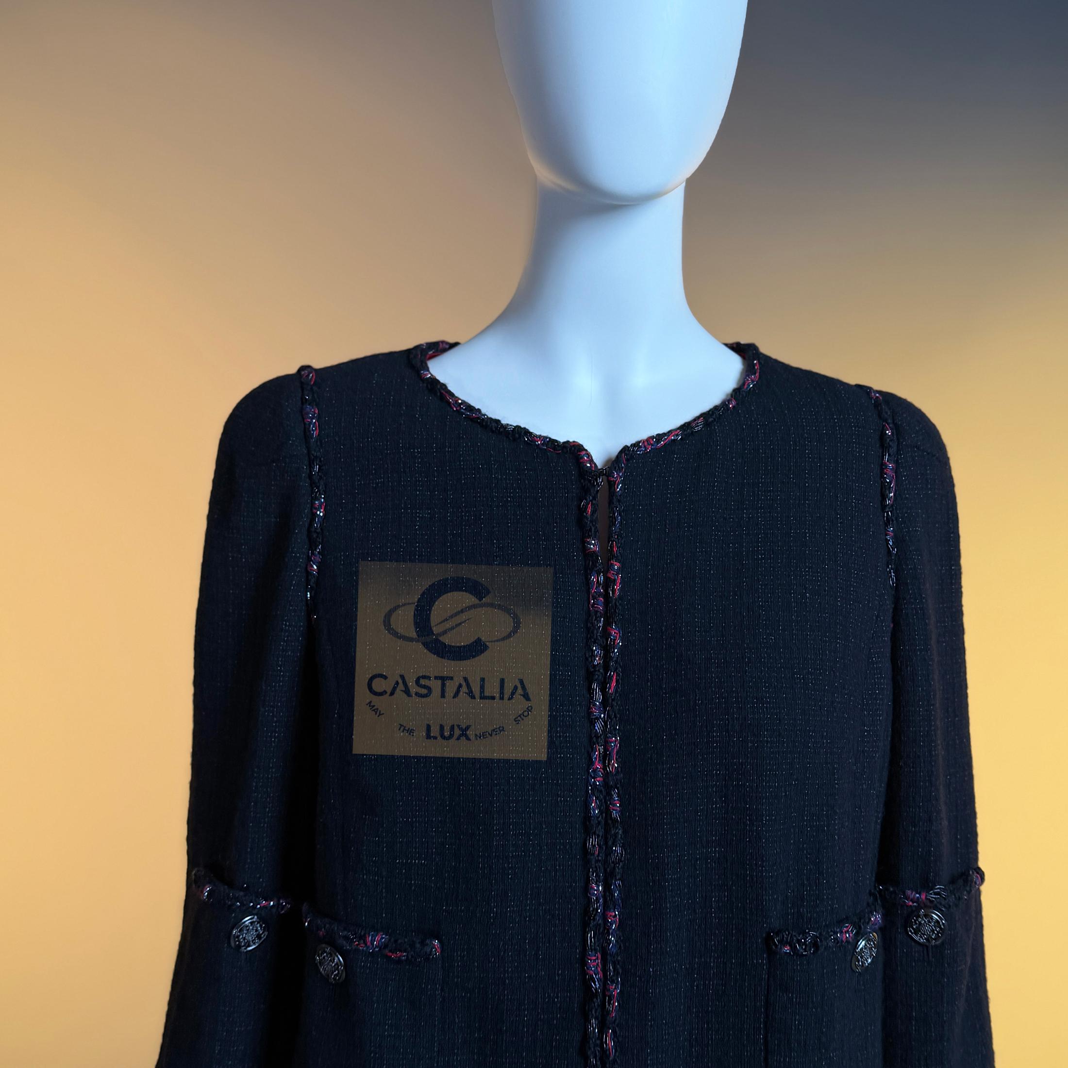 CHANEL New Paris / SHANGHAI Chaqueta intemporal de tweed negro 38 FR en venta 6