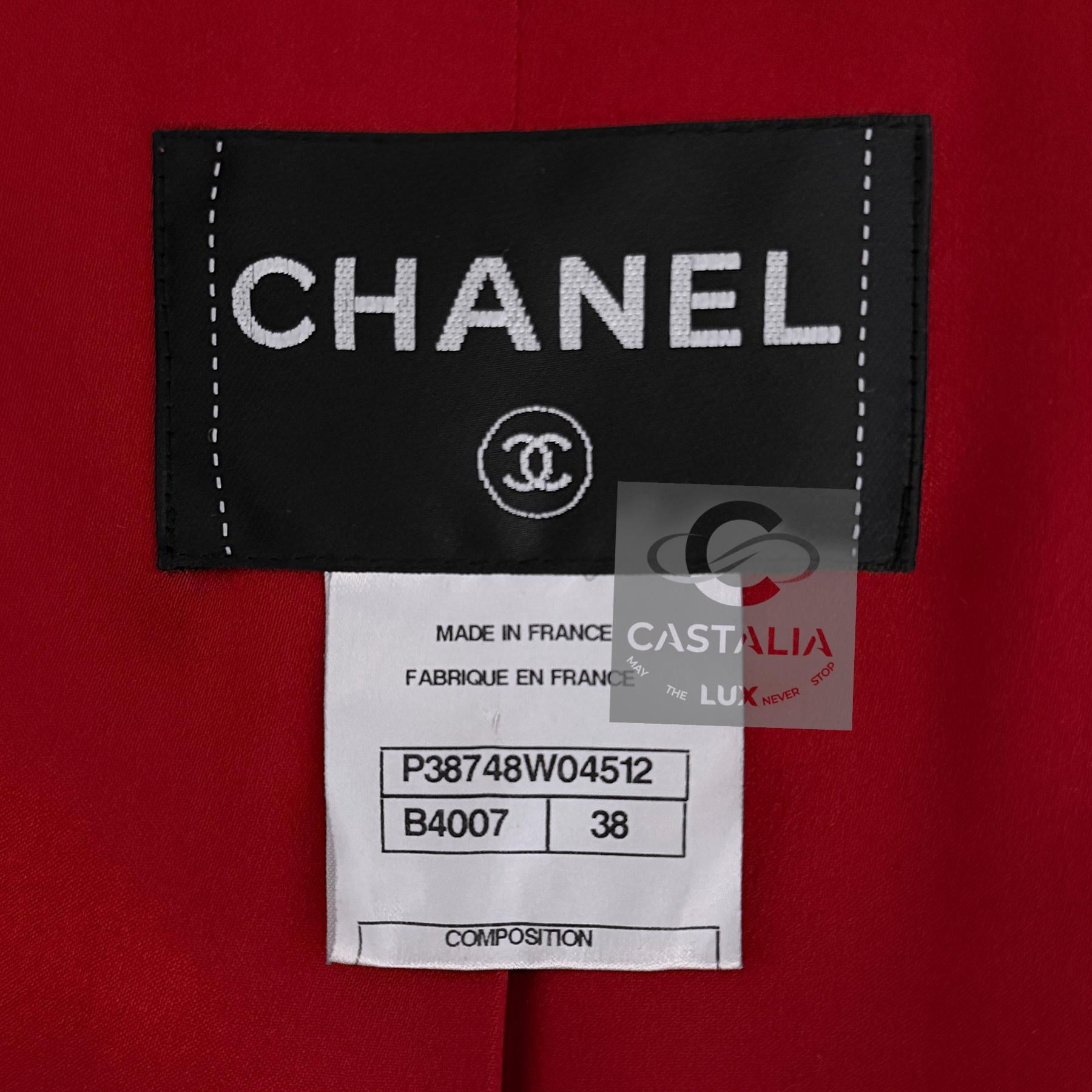 CHANEL New Paris / SHANGHAI Chaqueta intemporal de tweed negro 38 FR en venta 8