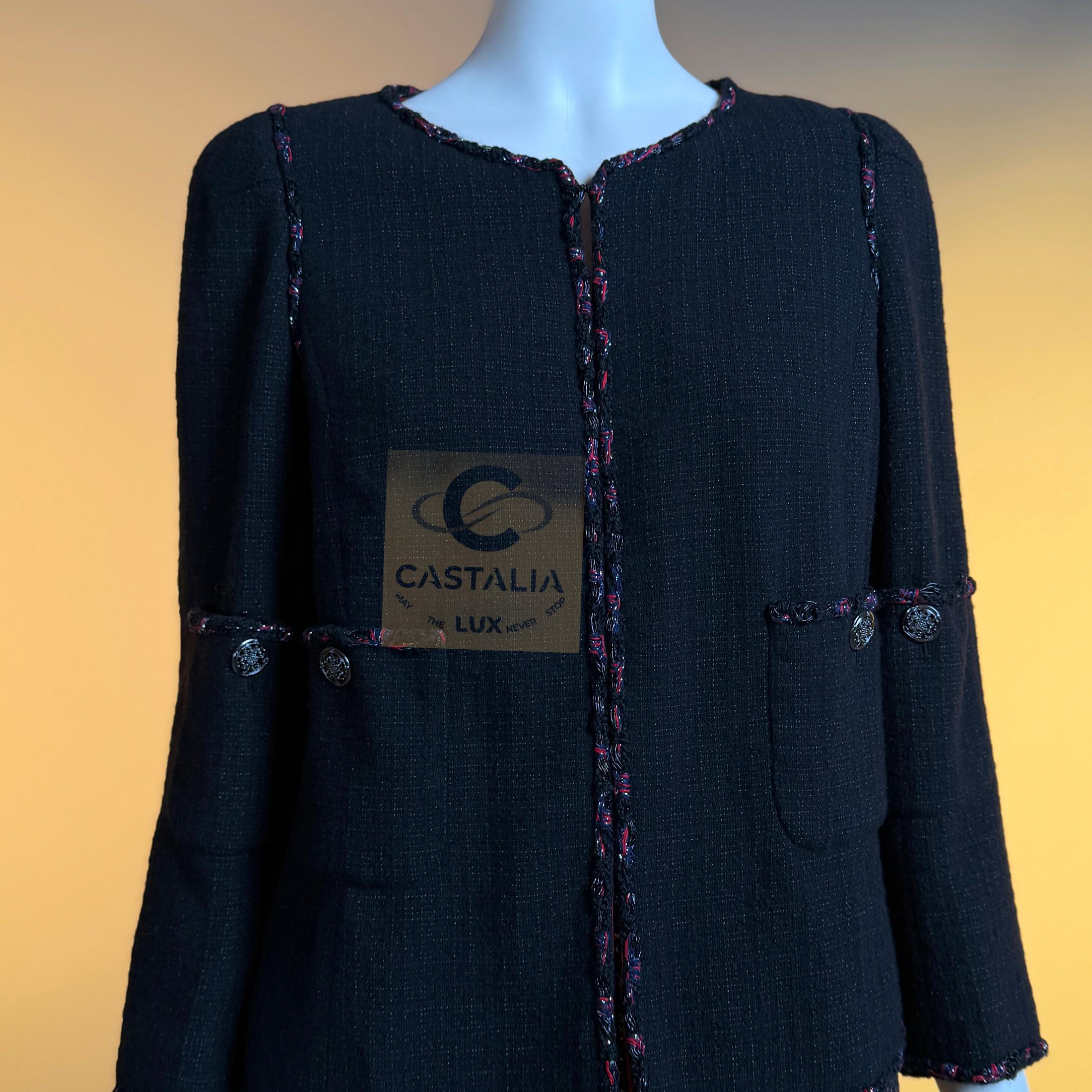 CHANEL New Paris / SHANGHAI Chaqueta intemporal de tweed negro 38 FR en Nuevo estado para la venta en Dubai, AE