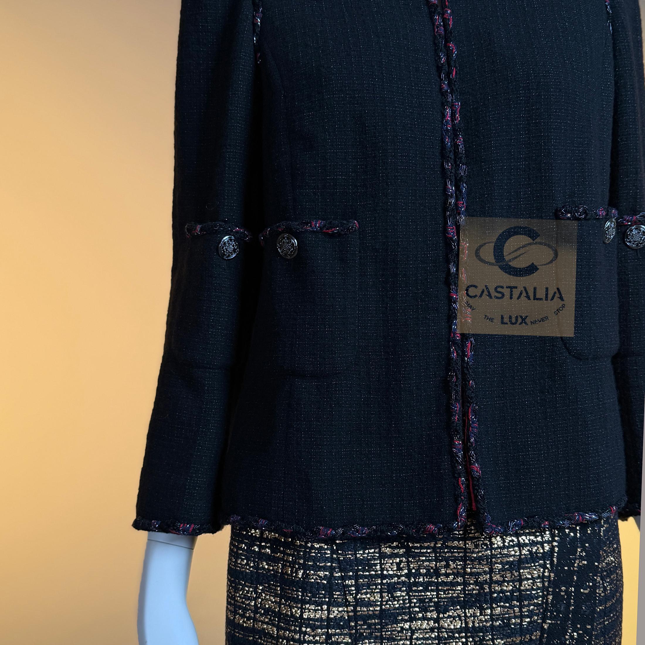 Femenino o masculino CHANEL New Paris / SHANGHAI Chaqueta intemporal de tweed negro 38 FR en venta