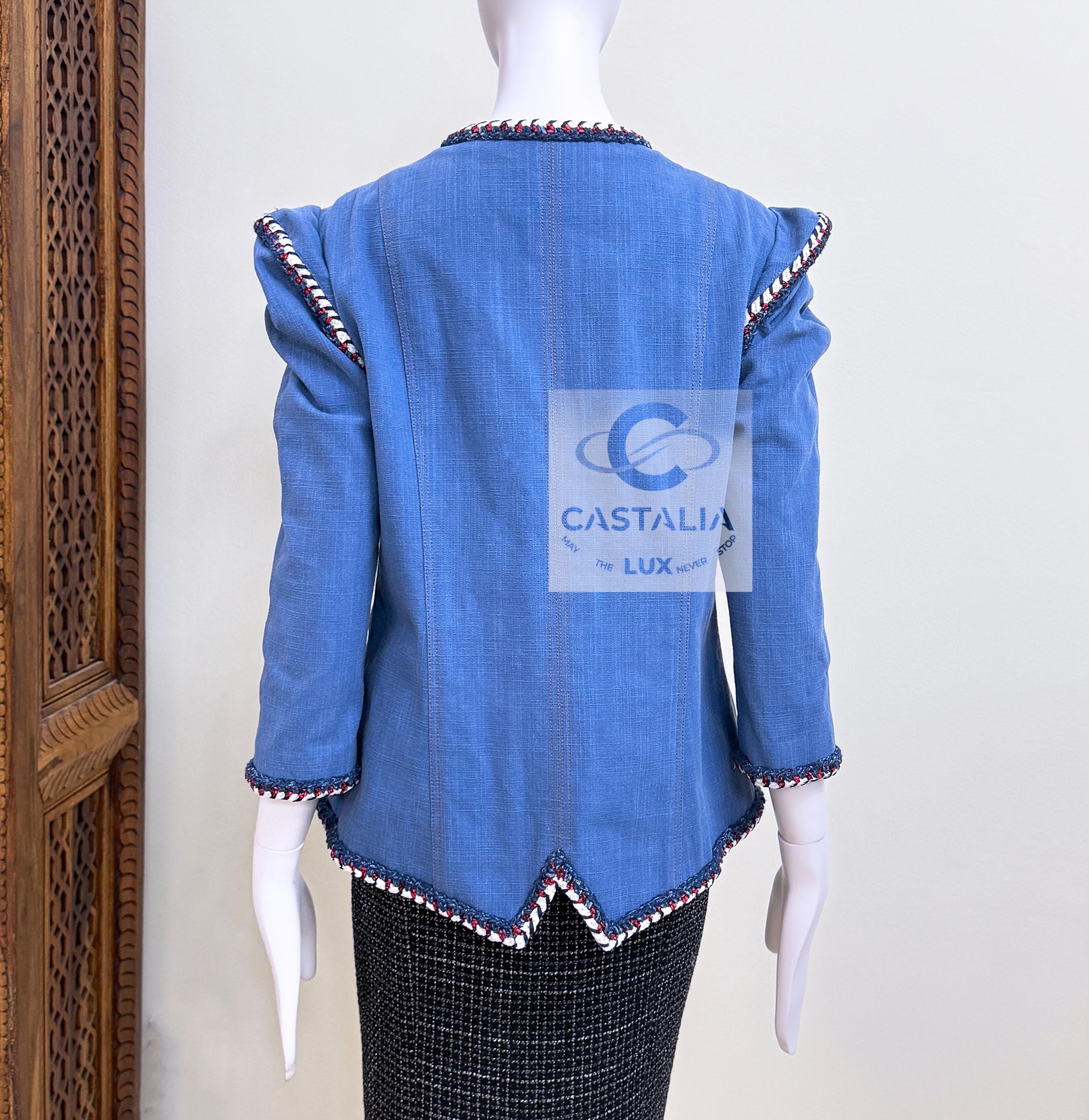 Chanel New Paris / Versailles Giacca di jeans stile barocco 42 FR in vendita 7