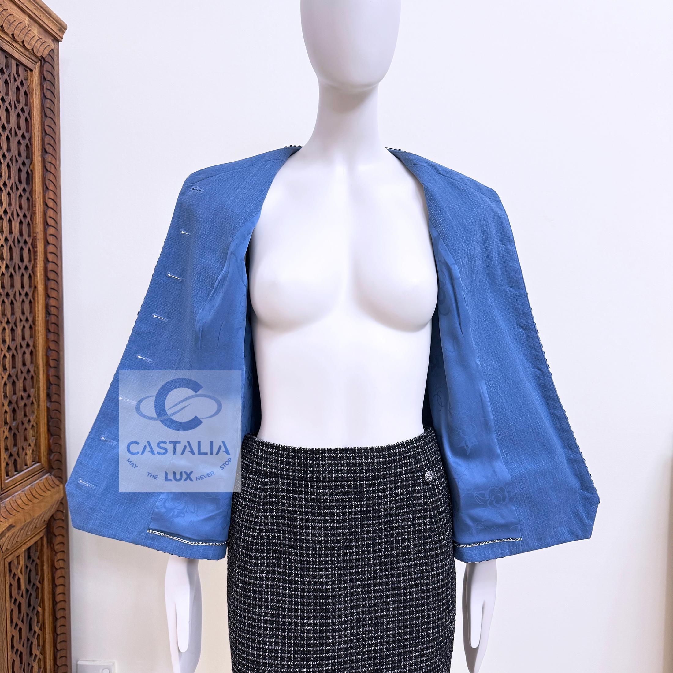 Chanel New Paris / Versailles Giacca di jeans stile barocco 42 FR in vendita 8