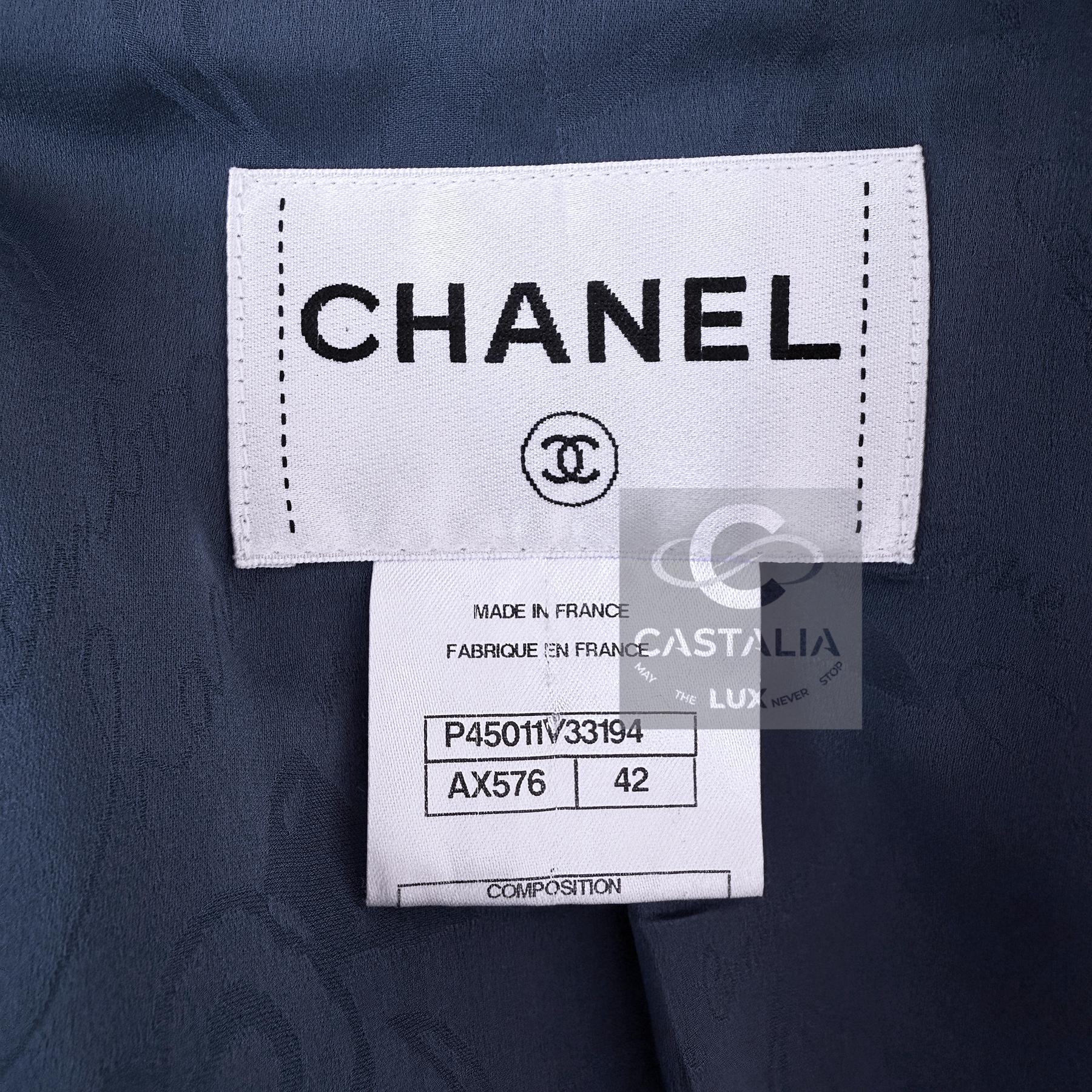 Chanel New Paris / Versailles Giacca di jeans stile barocco 42 FR in vendita 9