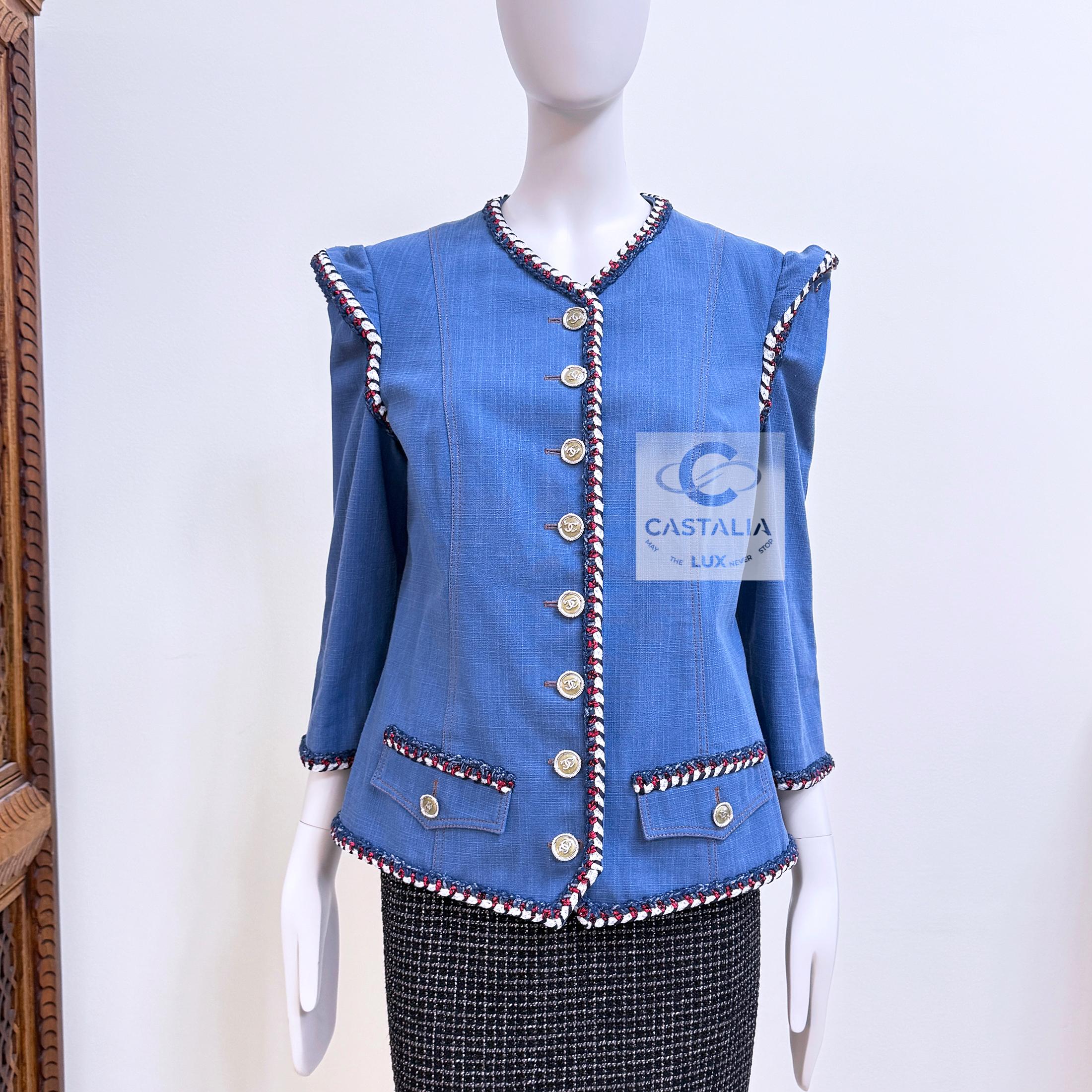 Chanel New Paris / Versailles Giacca di jeans stile barocco 42 FR In condizioni Nuovo in vendita a Dubai, AE