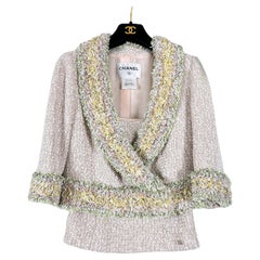 Chanel Nouveau Paris / Versailles Ensemble en tweed