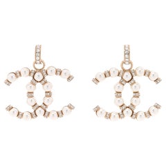 CHANEL NEW Pearl Crystal Gold Evening Drop CC Logo Earrings