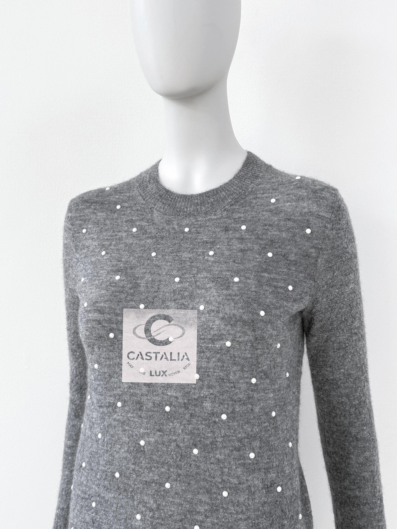 Gray Chanel New Pearl Embellished Grey Jumper 34 FR For Sale