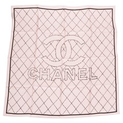 Chanel nouveau foulard matelassé rose et noir