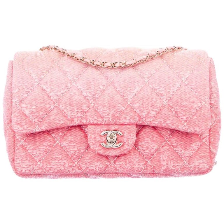CHANEL Sequin Paillette Medium Flap Light Pink ❤ liked on Polyvore  featuring bags, handbags, clutches, pink sequin purse, light p…