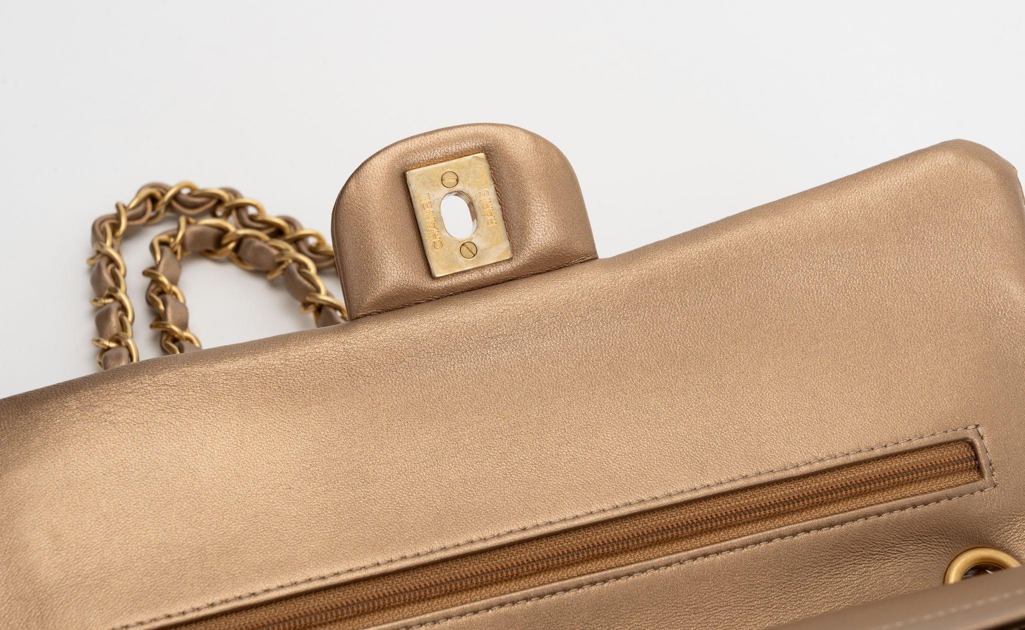 Chanel New Pleated Gold Double Flap in vendita 3