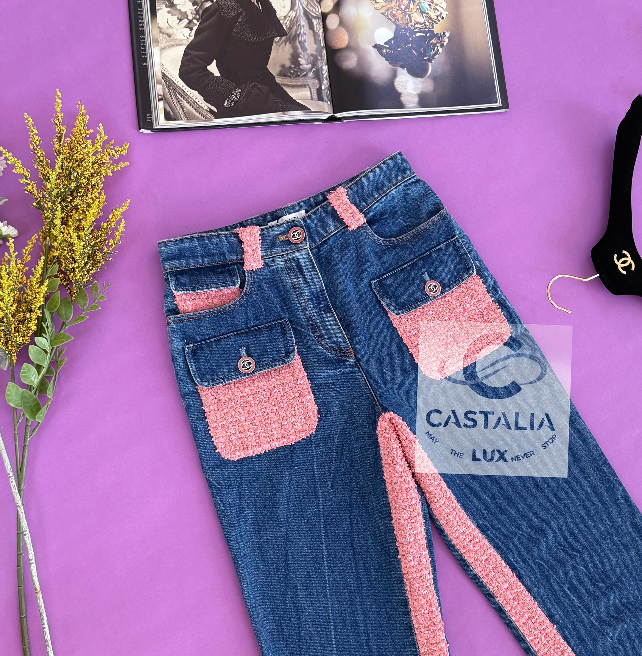 Chanel New RARE 2020 Tweed Jacket and Jeans Ensemble 38 FR For Sale 10