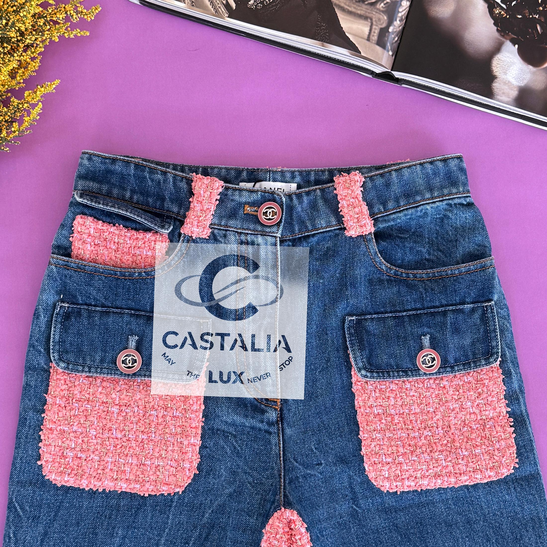 Chanel New RARE 2020 Tweed Jacket and Jeans Ensemble 38 FR For Sale 11