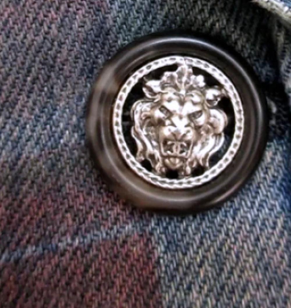 CHANEL New Rare Paris / Edinburgh Tartan Denim Jacket 36 FR en vente 4