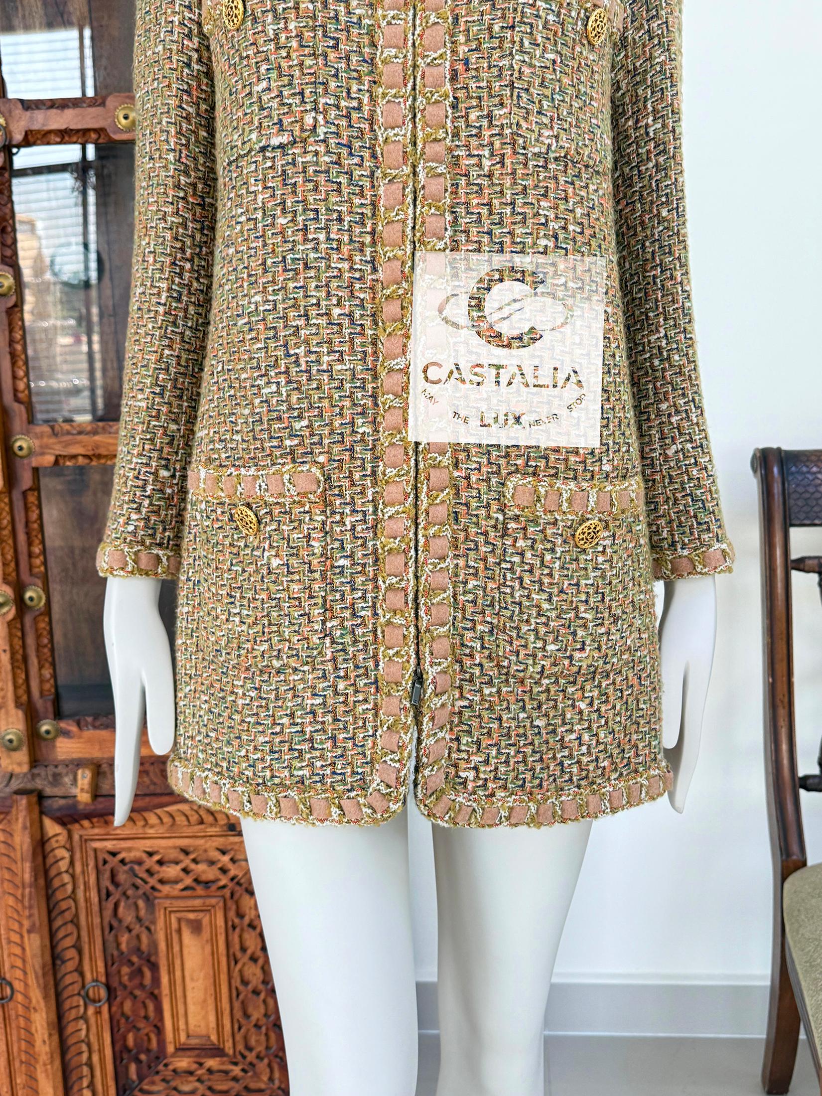 Chanel New Rare Paris / Rome Runway Beige Tweed Jacket 34 FR For Sale 6