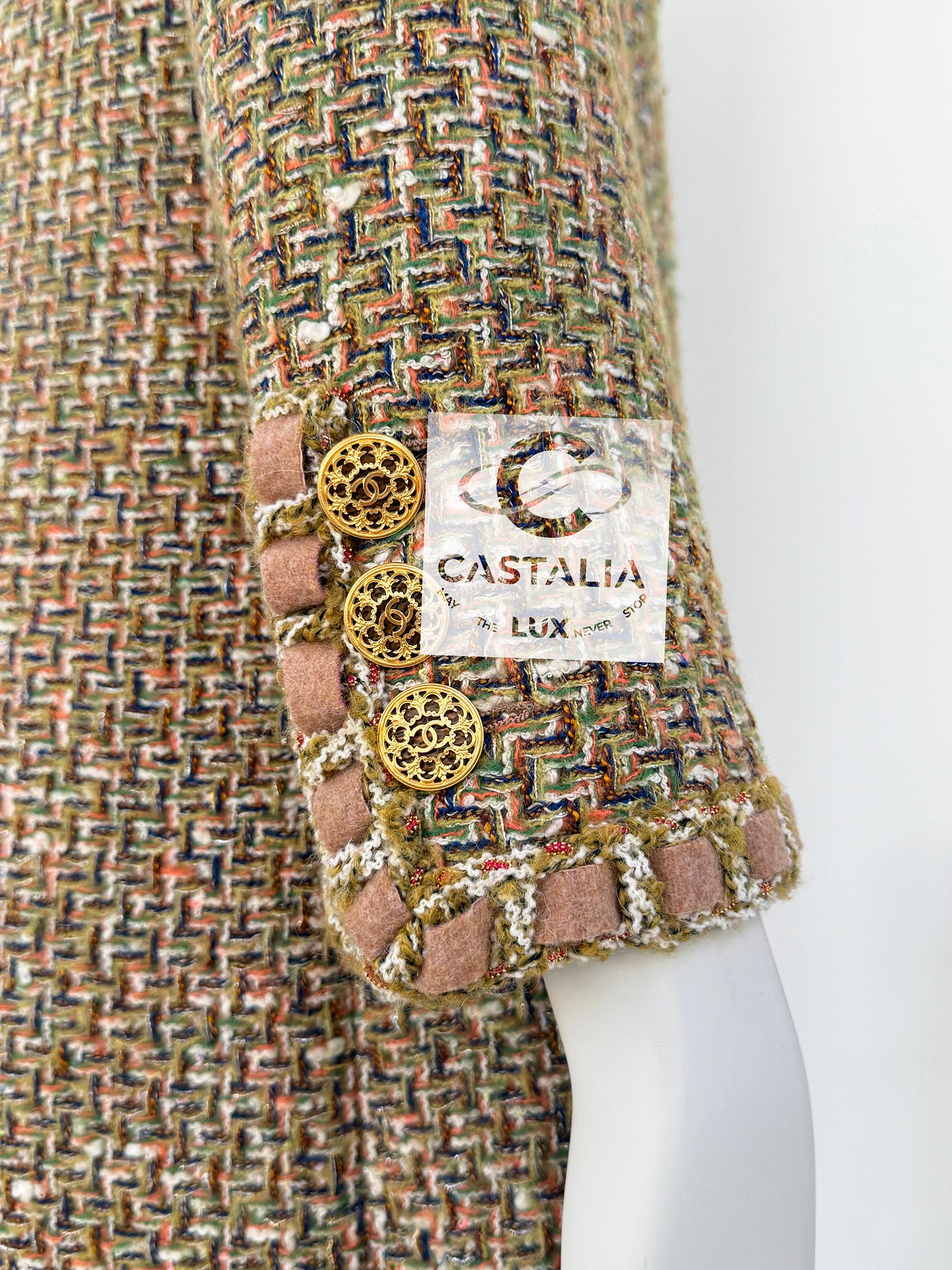 Chanel New Rare Paris / Rome Runway Beige Tweed Jacket 34 FR For Sale 9