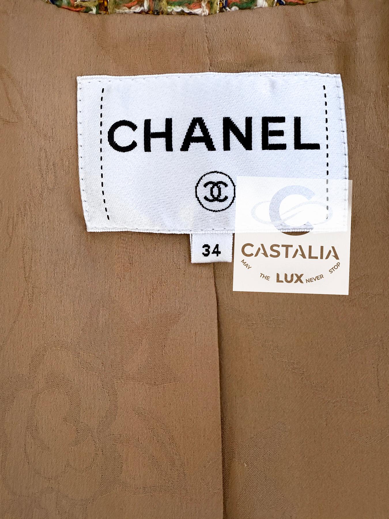 Chanel New Rare Paris / Rome Runway Beige Tweed Jacket 34 FR For Sale 13