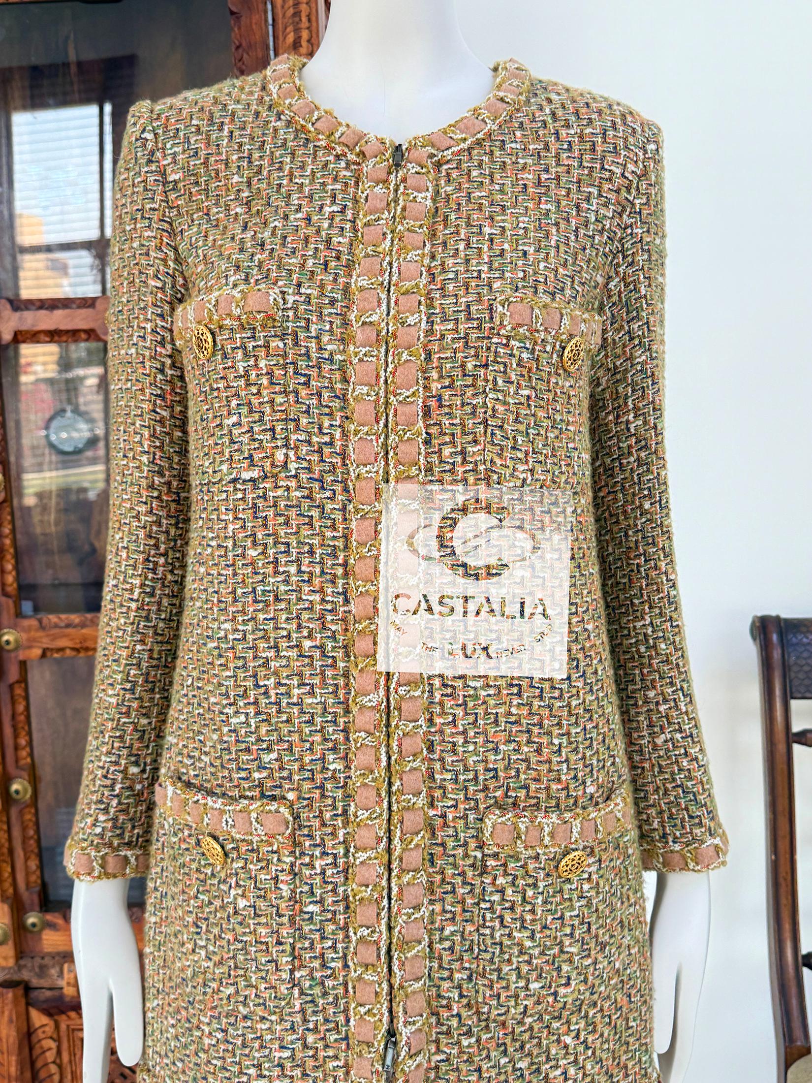 Chanel New Rare Paris / Rome Runway Beige Tweed Jacket 34 FR For Sale 5