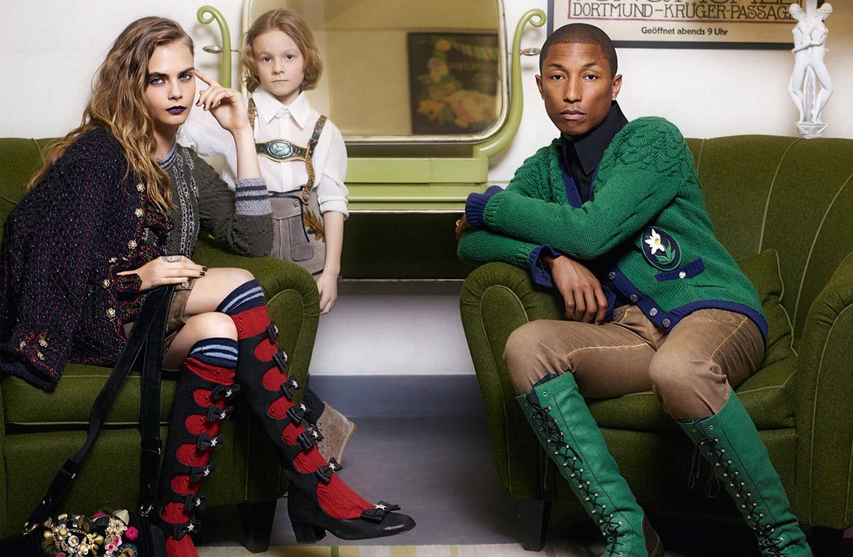 A rarest Chanel cardigan with CC Edelweiss Patch from Paris / SALZBURG Collection.
As seen on Pharrell Williams in Ad Campaign of that season!
Impossible to find in this color. 
- CC logo buttons with eagles
- contrast navy trim
Size mark 36 FR,