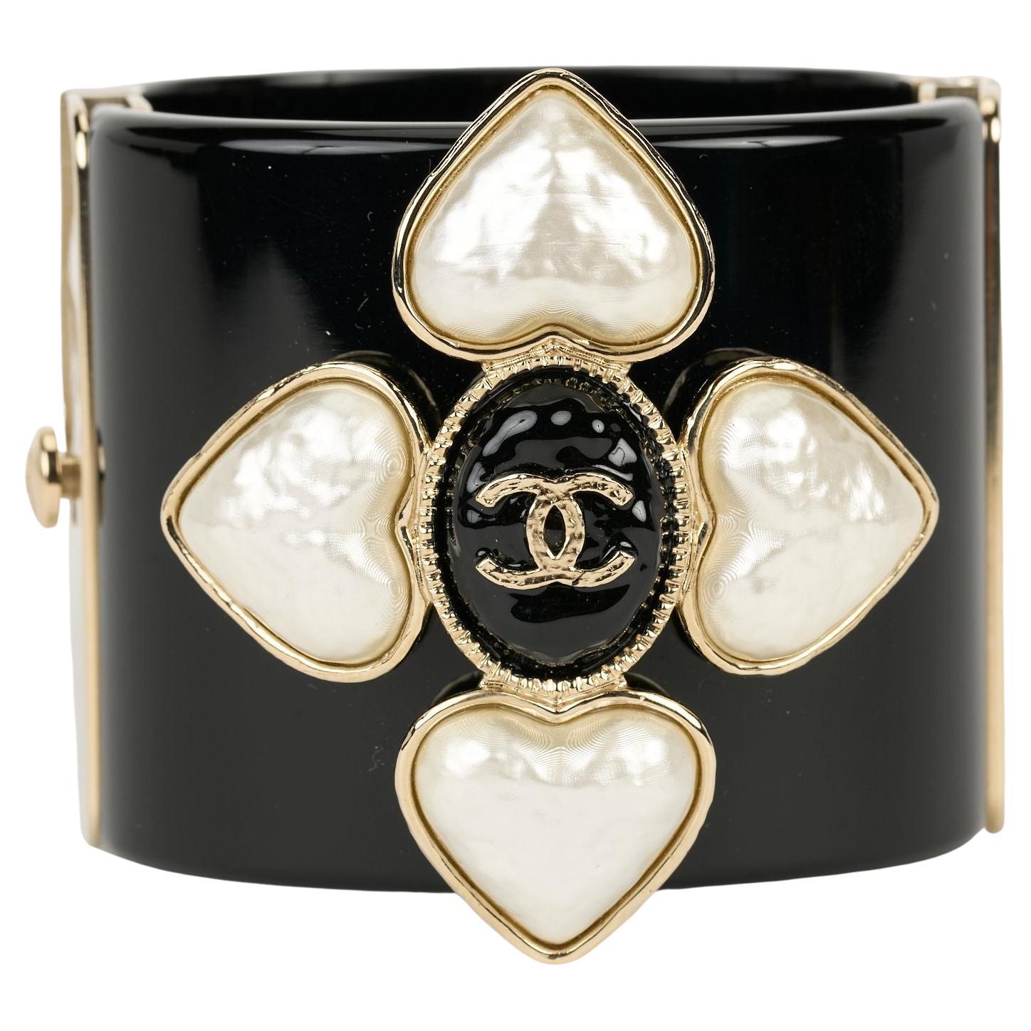 Nouveau bracelet manchette CC Chanel avec perles en résine