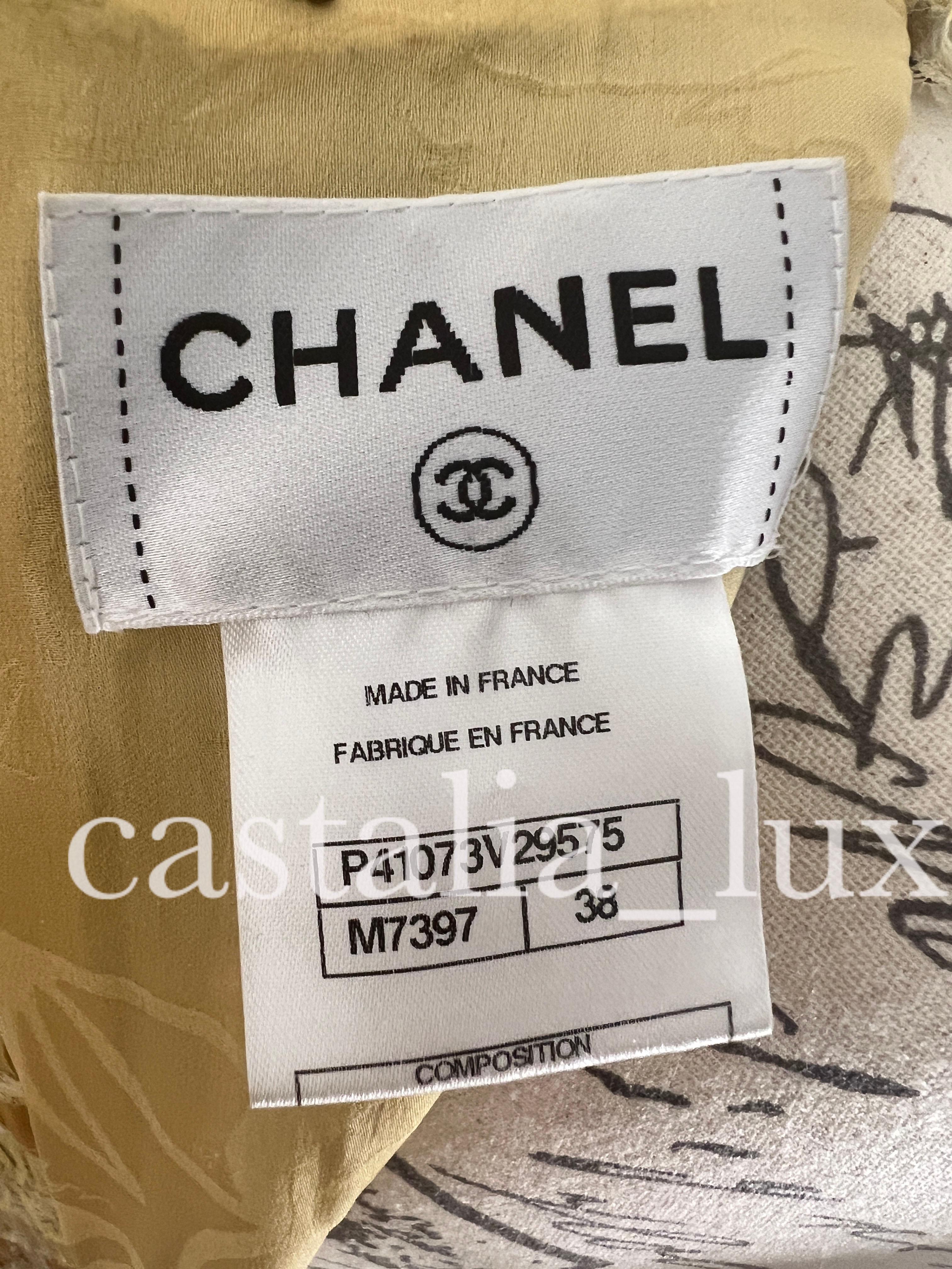 Chanel New Ribbon Tweed Dress in Beige For Sale 15
