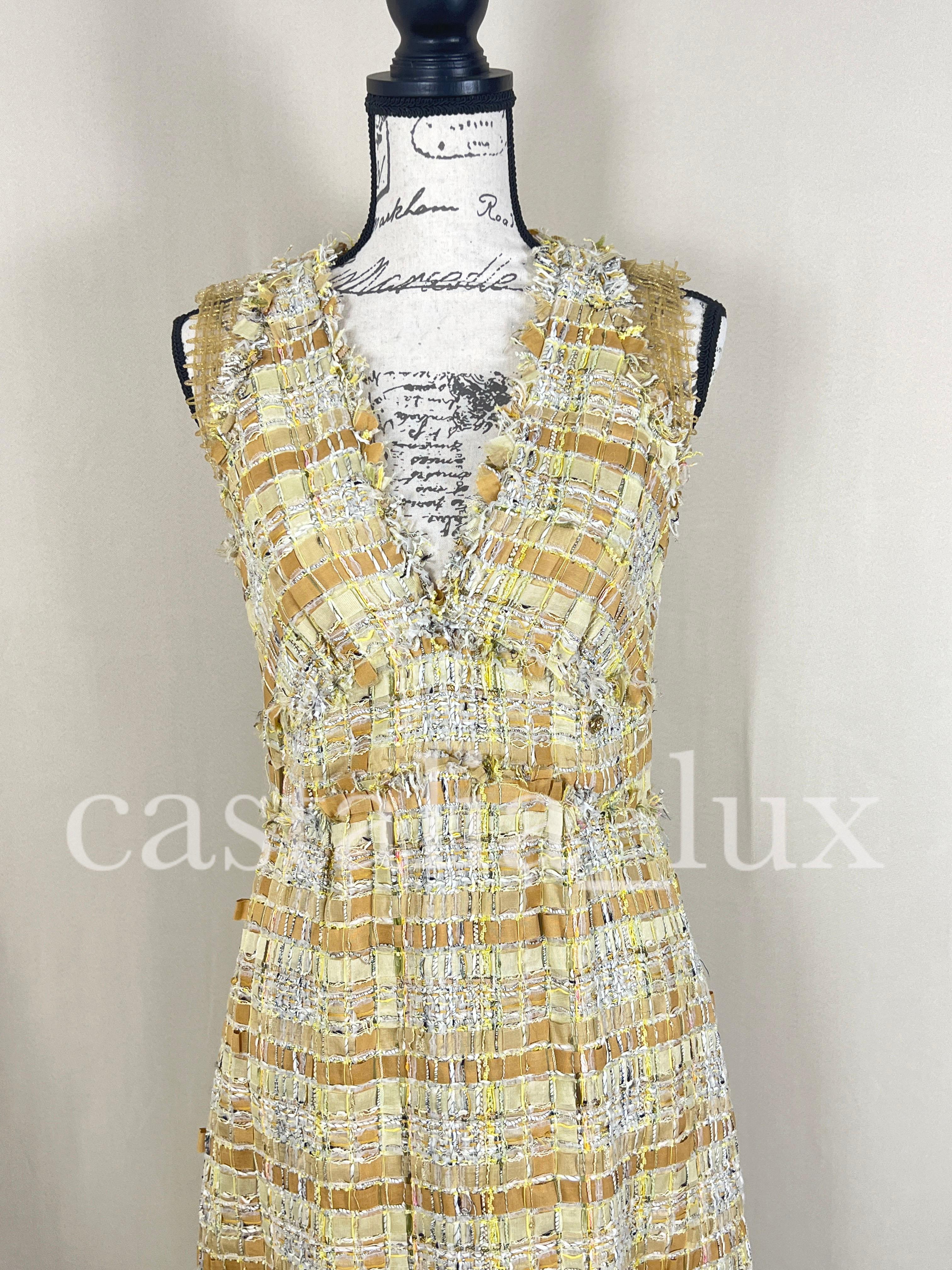 Chanel New Ribbon Tweed Dress in Beige For Sale 7