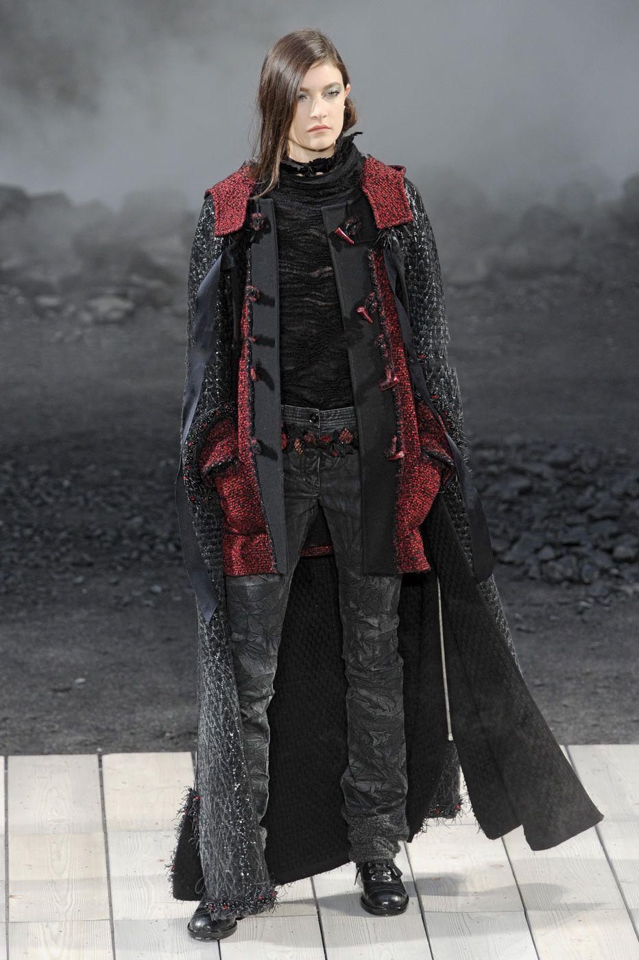 Black Chanel New Runway Burgundy Tweed Parka Coat 42 FR For Sale