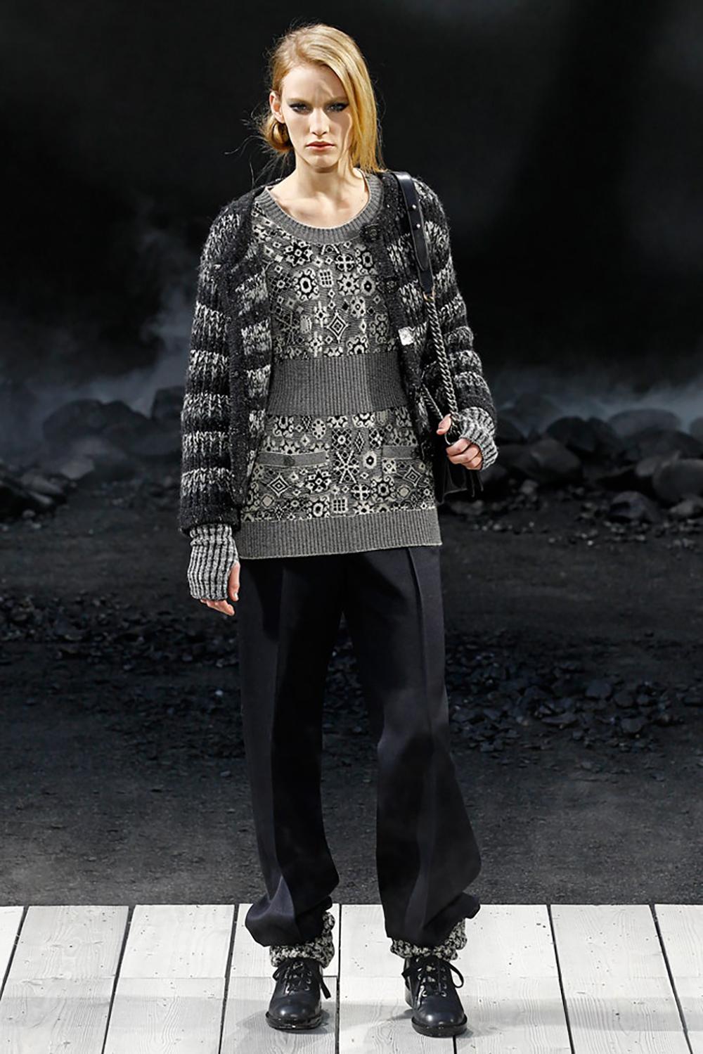 Runway Chanel Cashmere jumper / cardigan ~ from Look #38 of 2011 Fall Fashion show by Karl Lagerfeld
- multiple CC logo buttons 
- composition 100% cashmere
Size mark 34 FR. Never worn