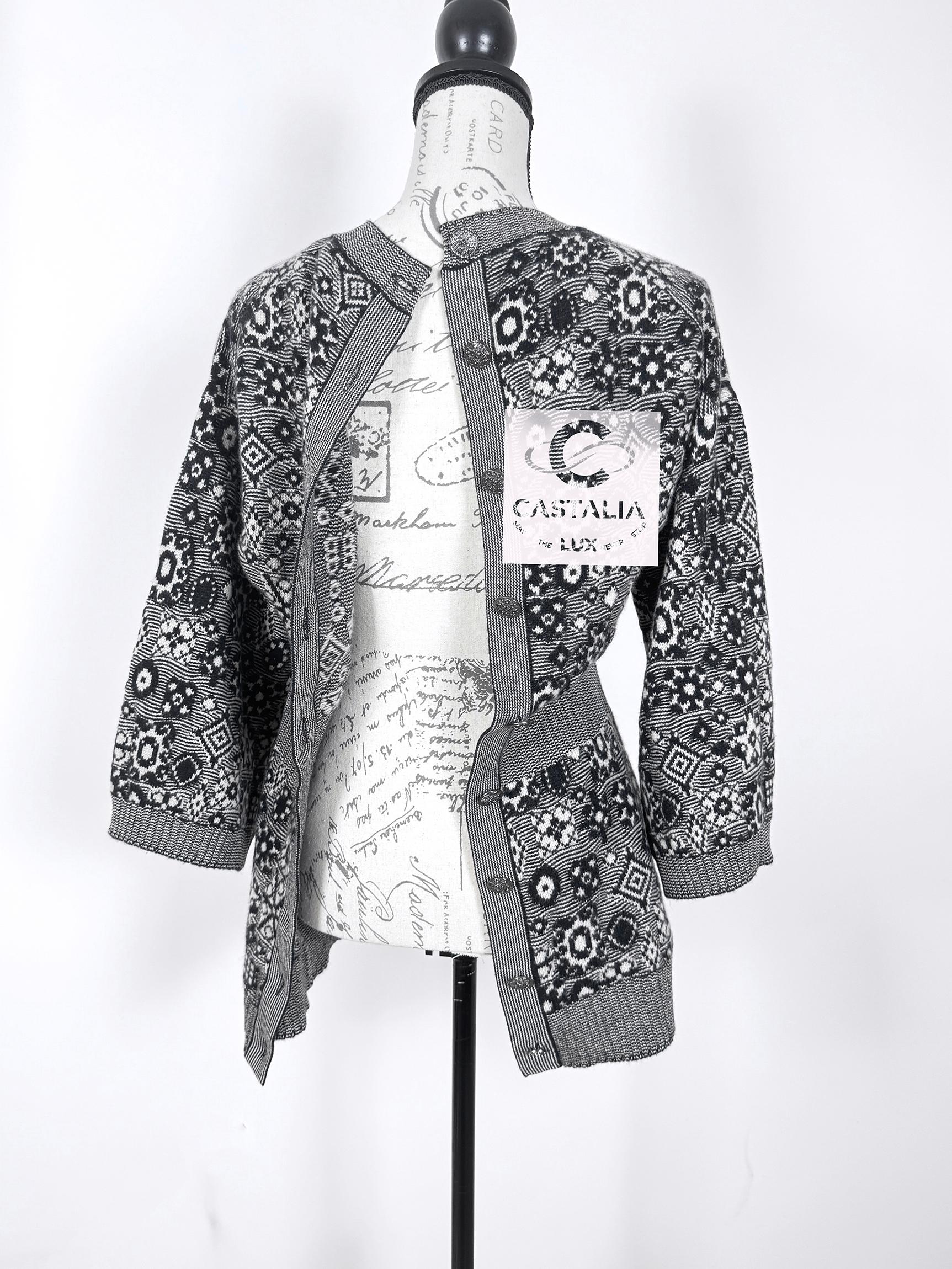 Chanel New Runway Cashmere Jumper In New Condition In Dubai, AE