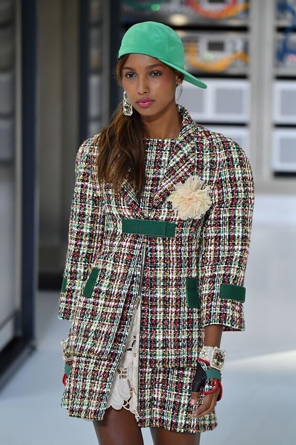Chanel New Runway Lesage Tweed Dress In New Condition In Dubai, AE